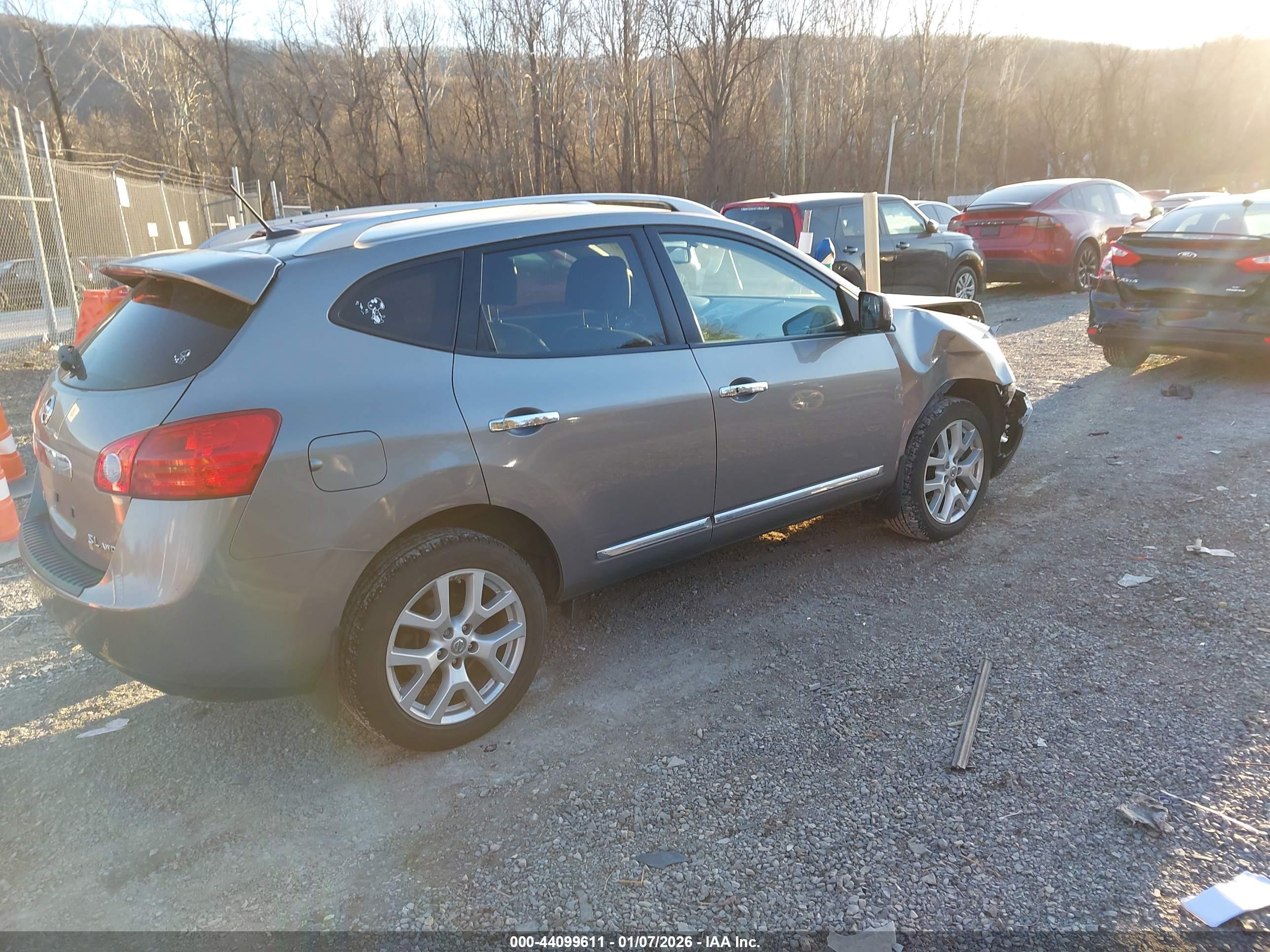 NISSAN ROGUE image 4