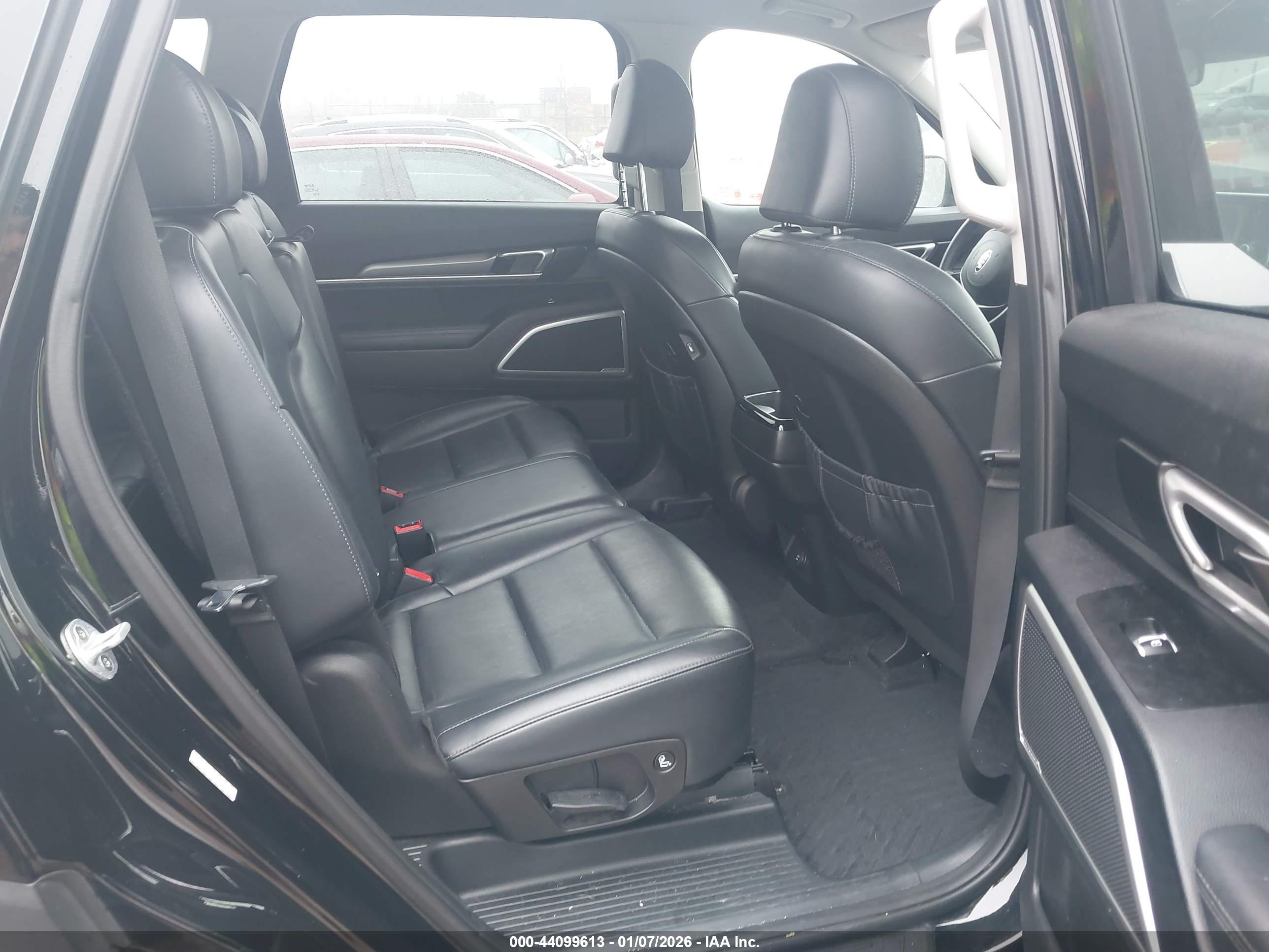 KIA TELLURIDE image 8