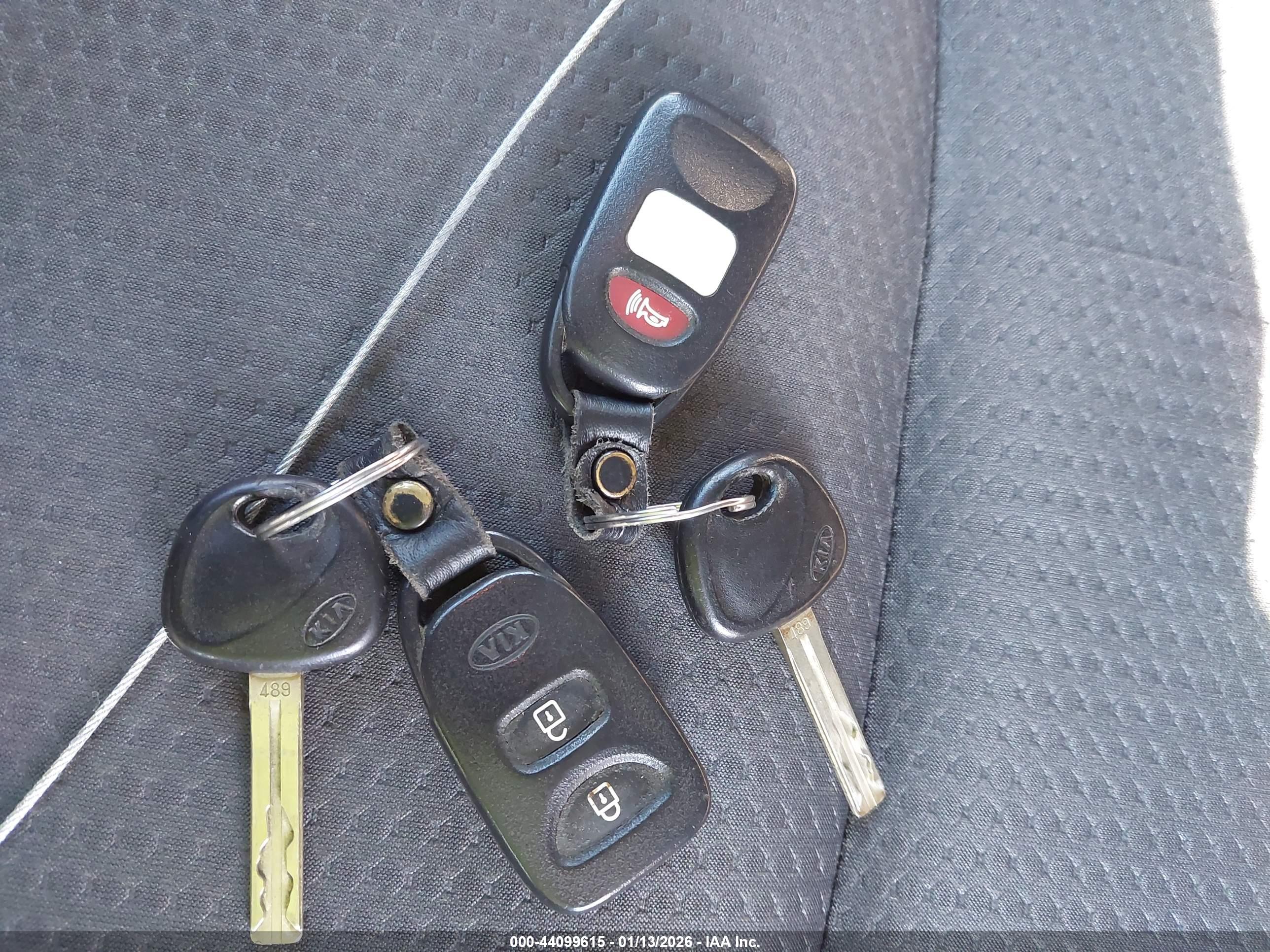 KIA SORENTO image 11