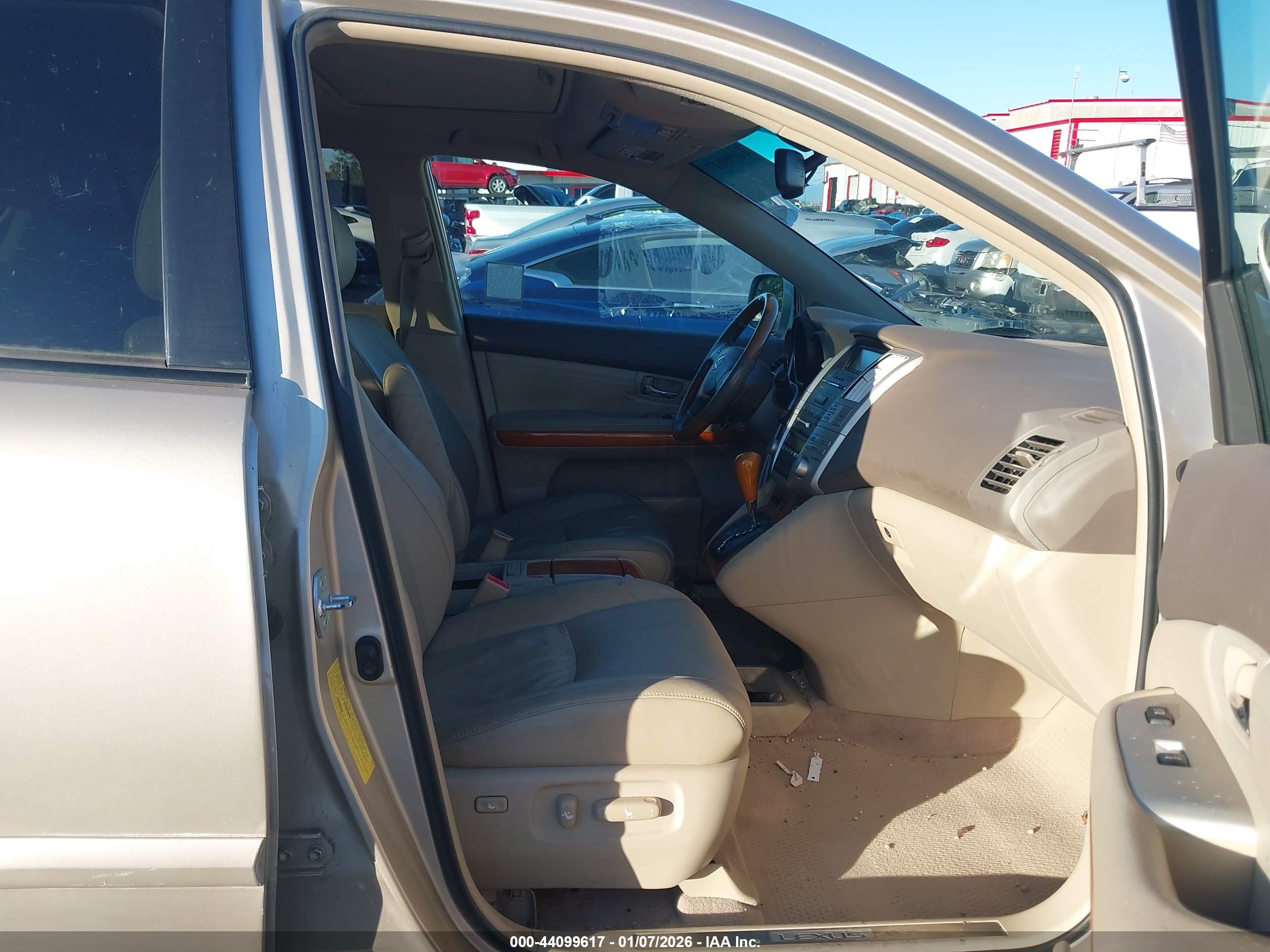 LEXUS RX image 5