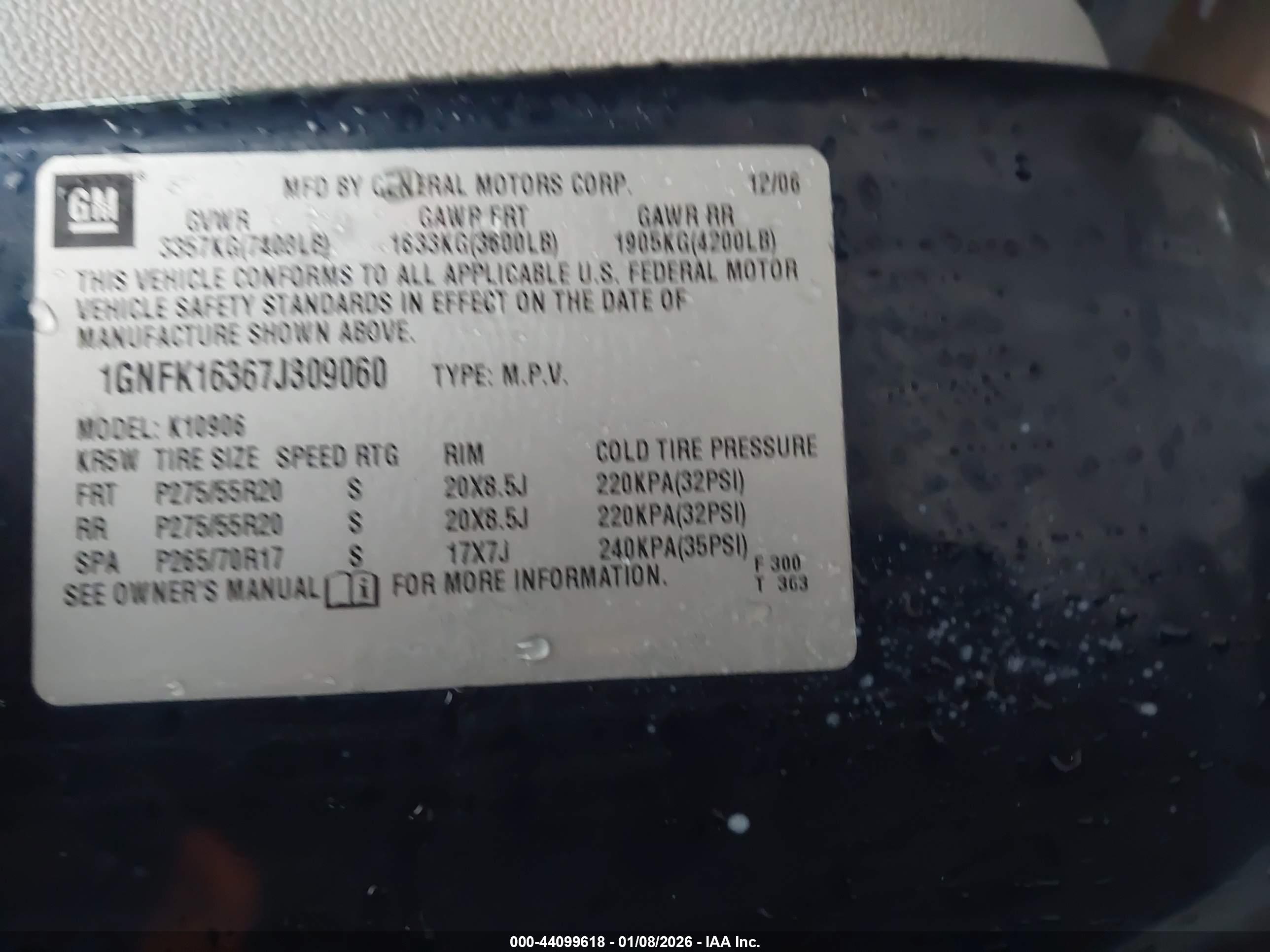 CHEVROLET SUBURBAN image 9