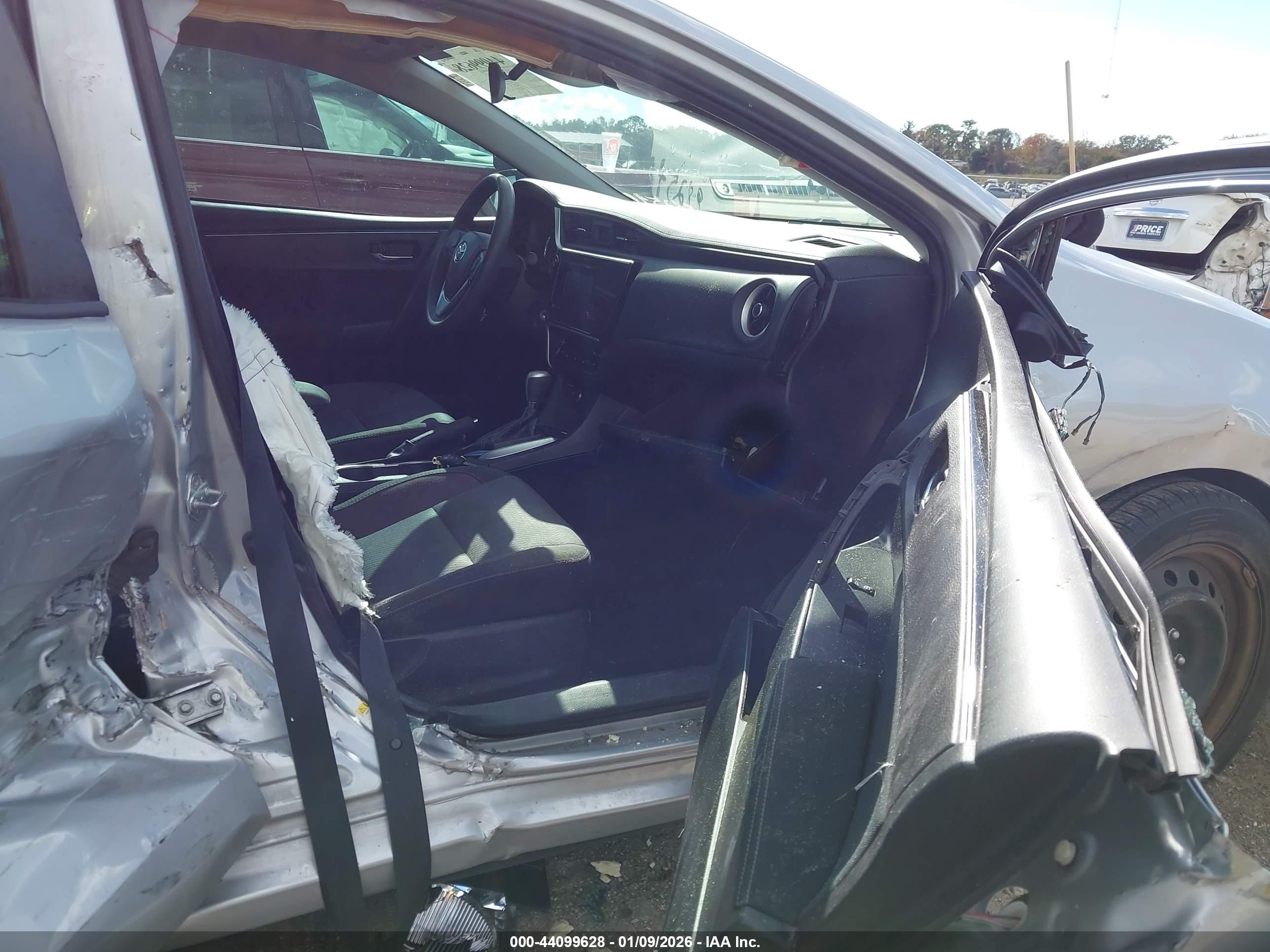 TOYOTA COROLLA image 5