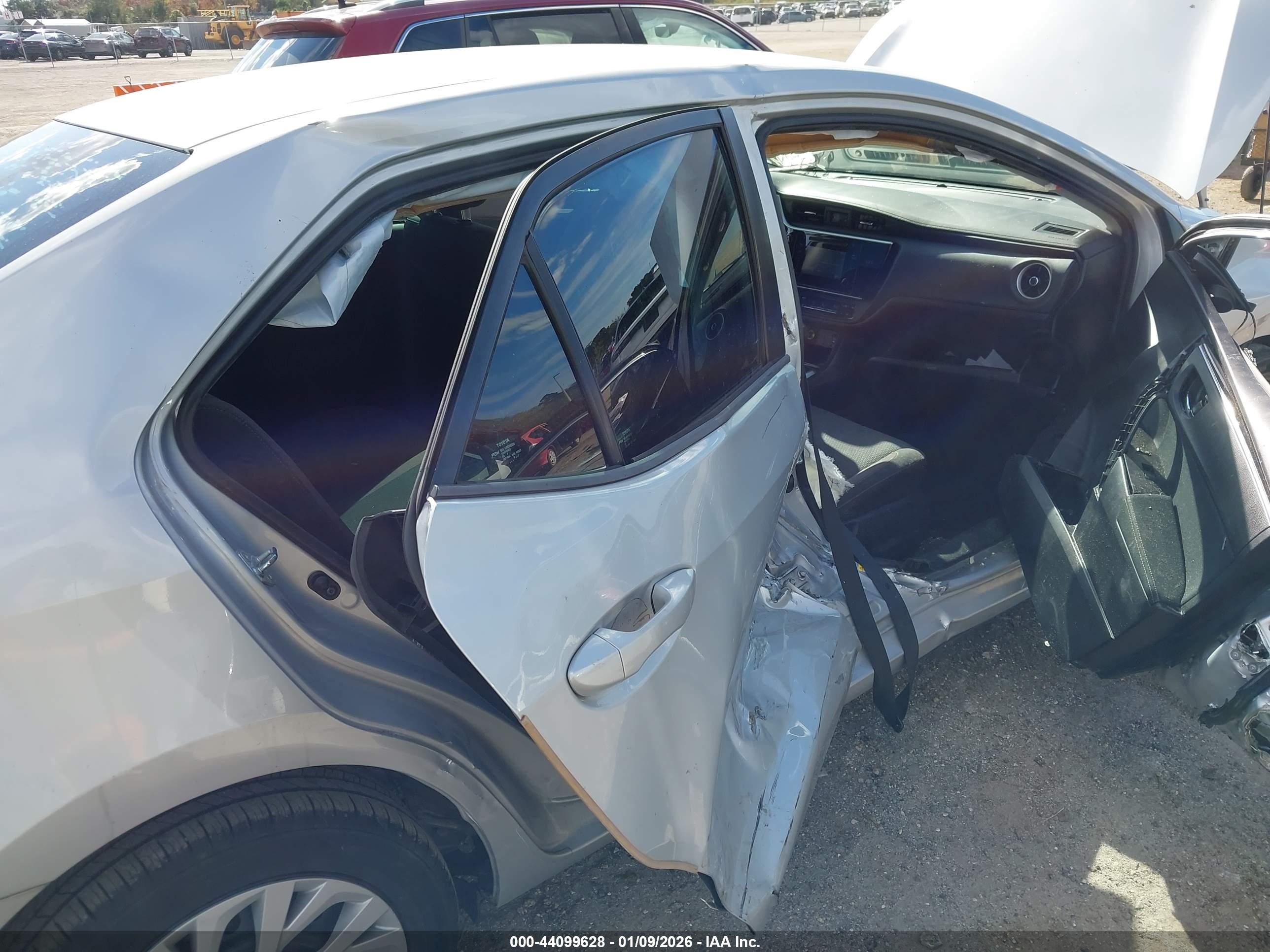 TOYOTA COROLLA image 6