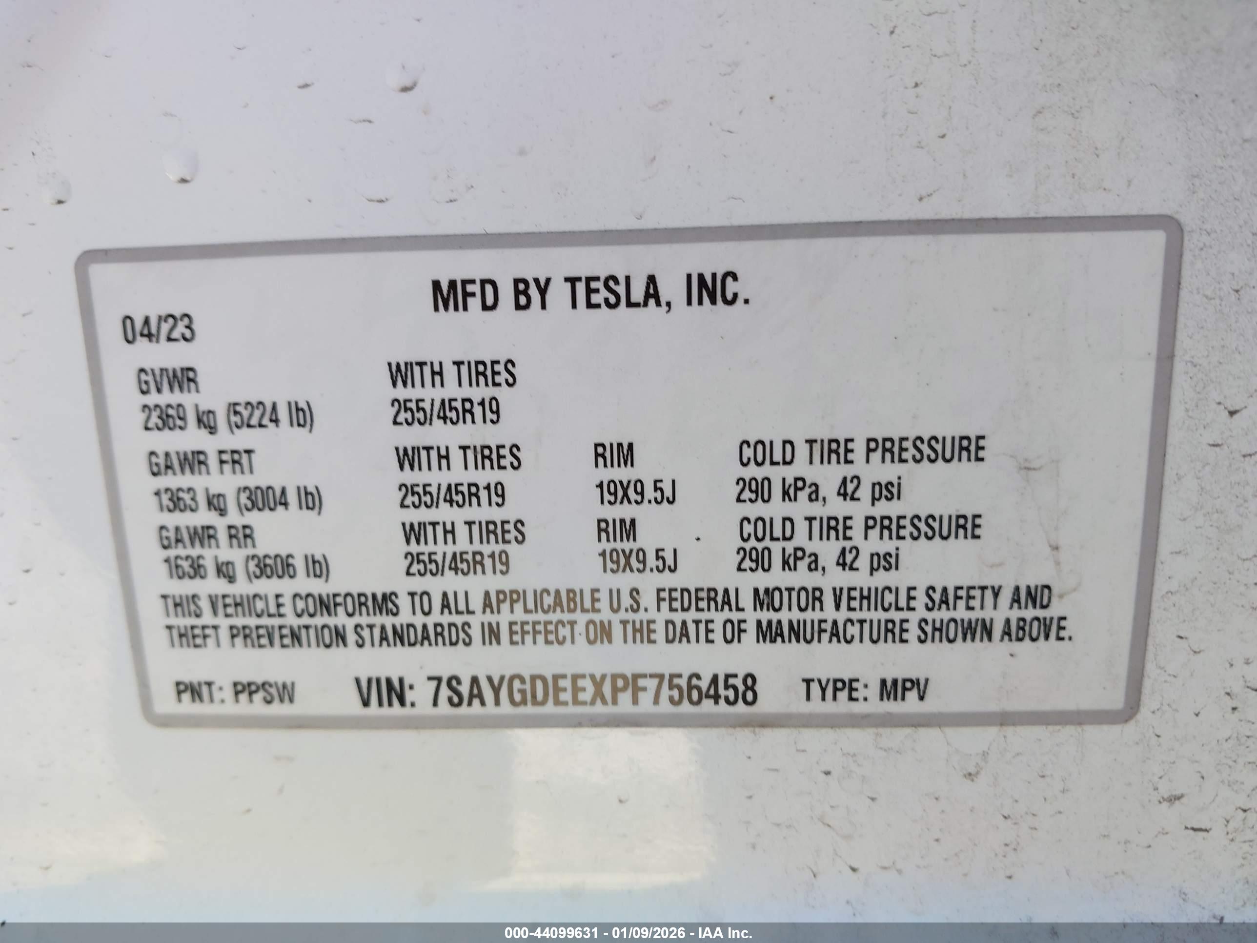TESLA MODEL image 9