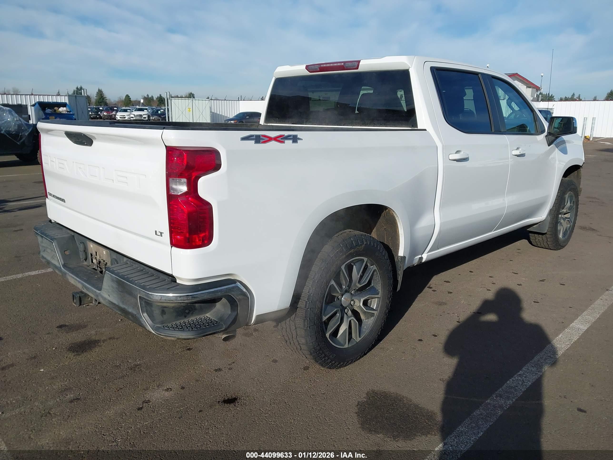 CHEVROLET SILVERADO image 4