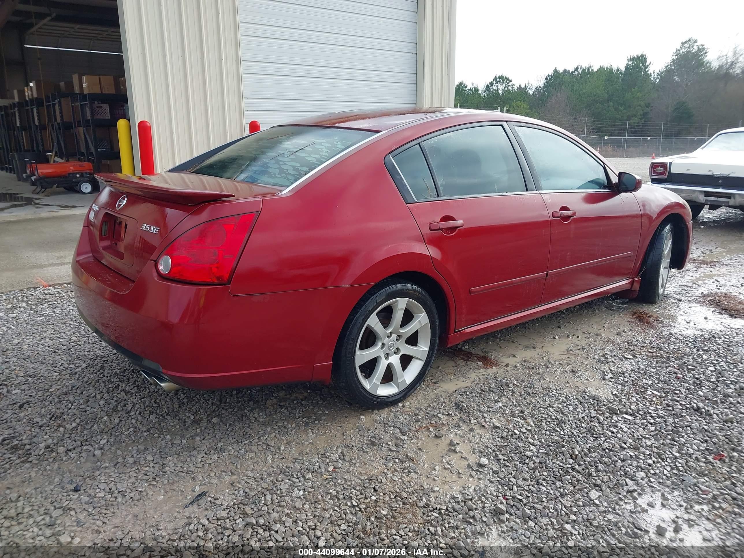 NISSAN MAXIMA image 4