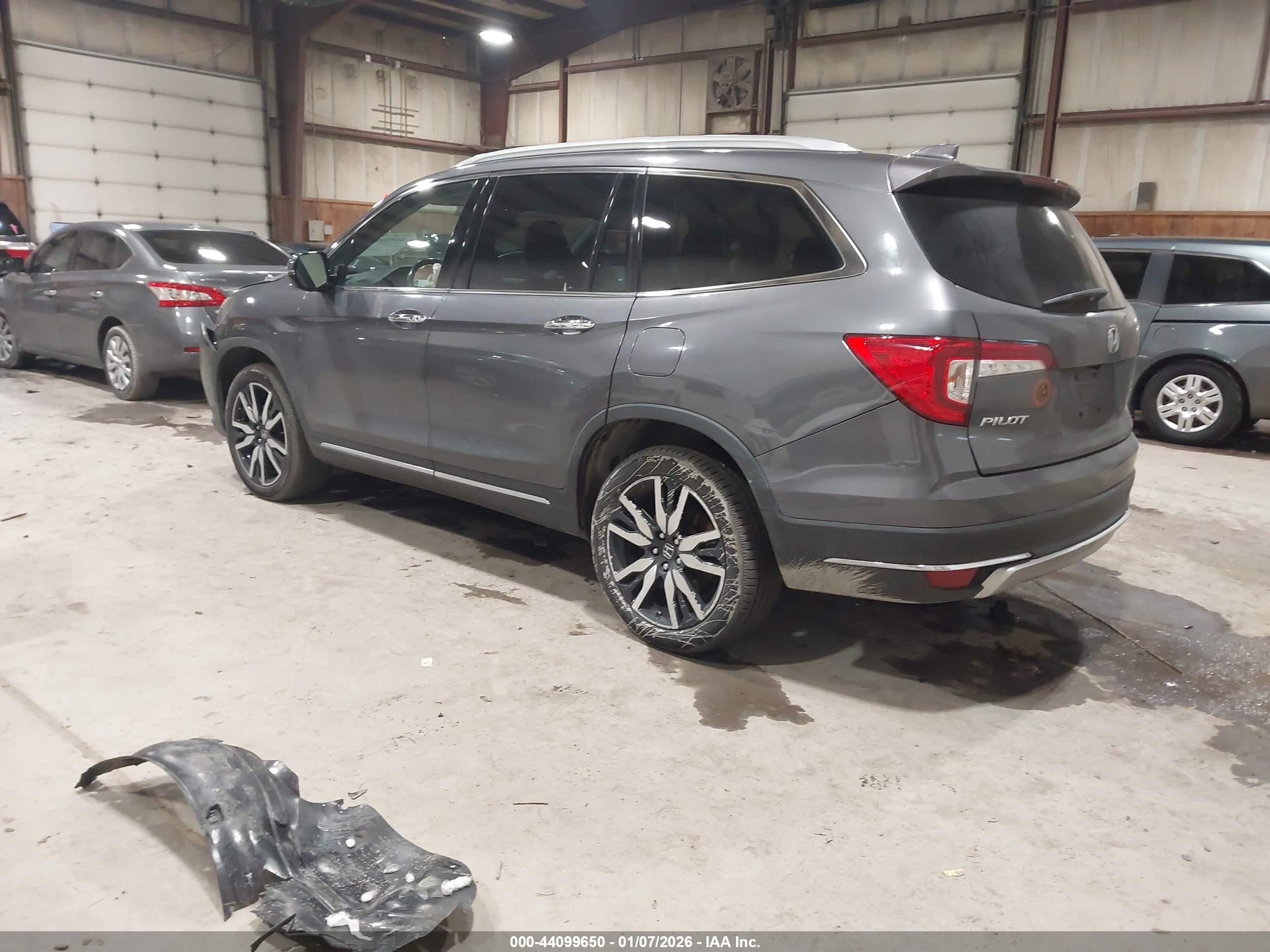 HONDA PILOT image 3