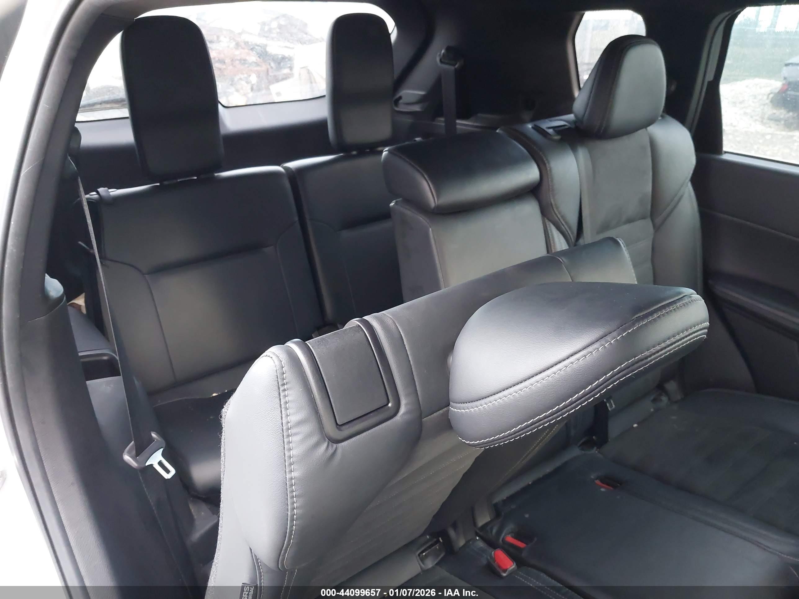 MITSUBISHI OUTLANDER image 8