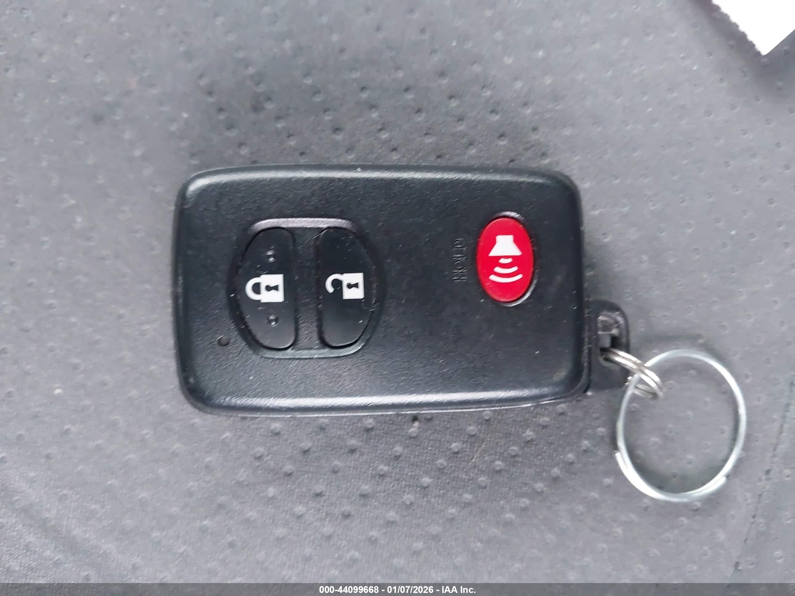 TOYOTA PRIUS image 11