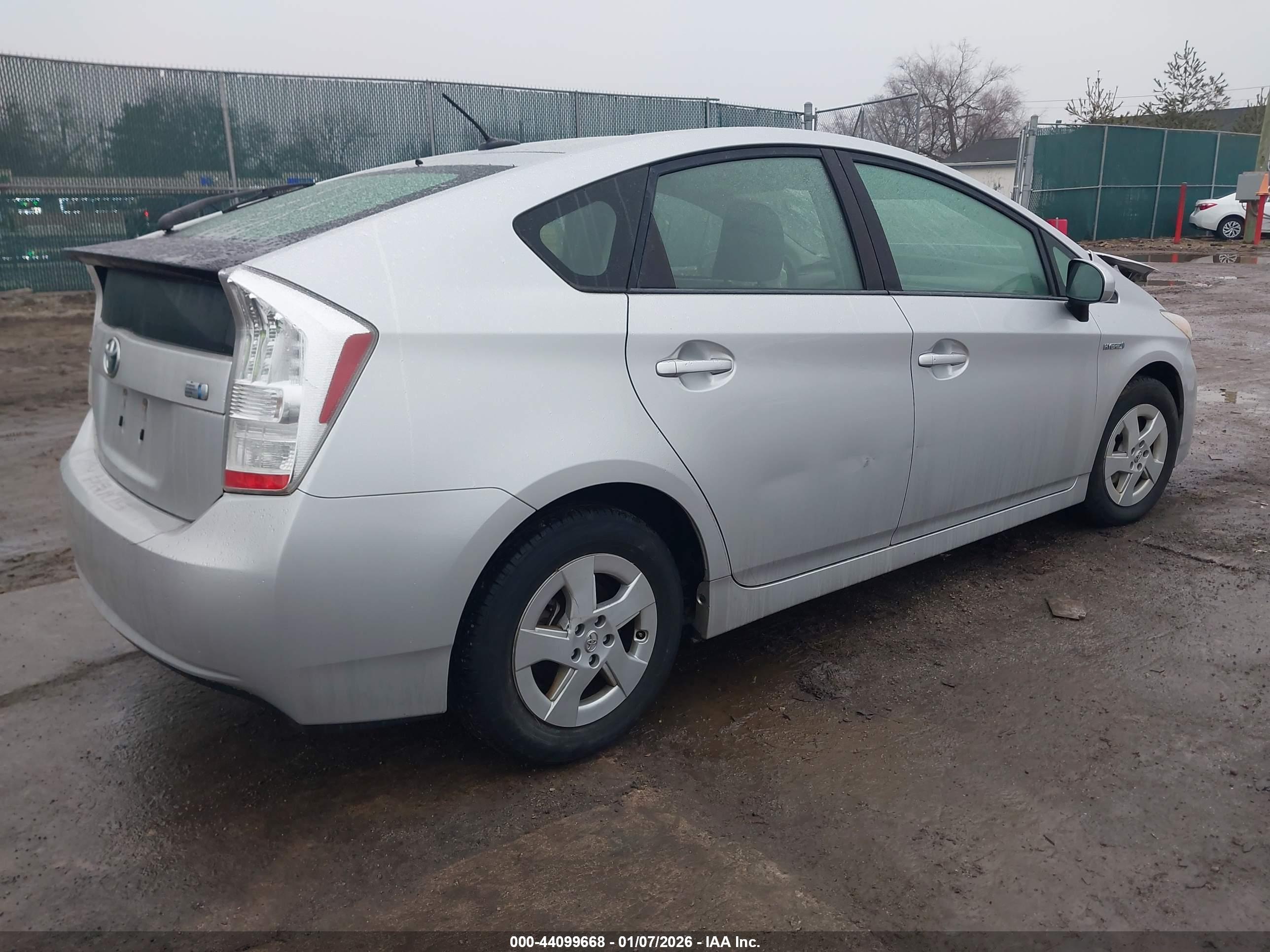 TOYOTA PRIUS image 4