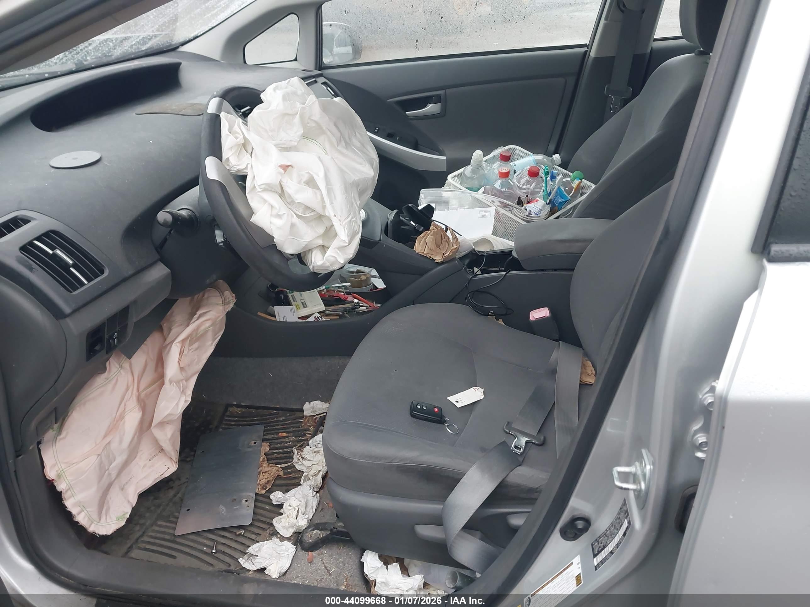 TOYOTA PRIUS image 5