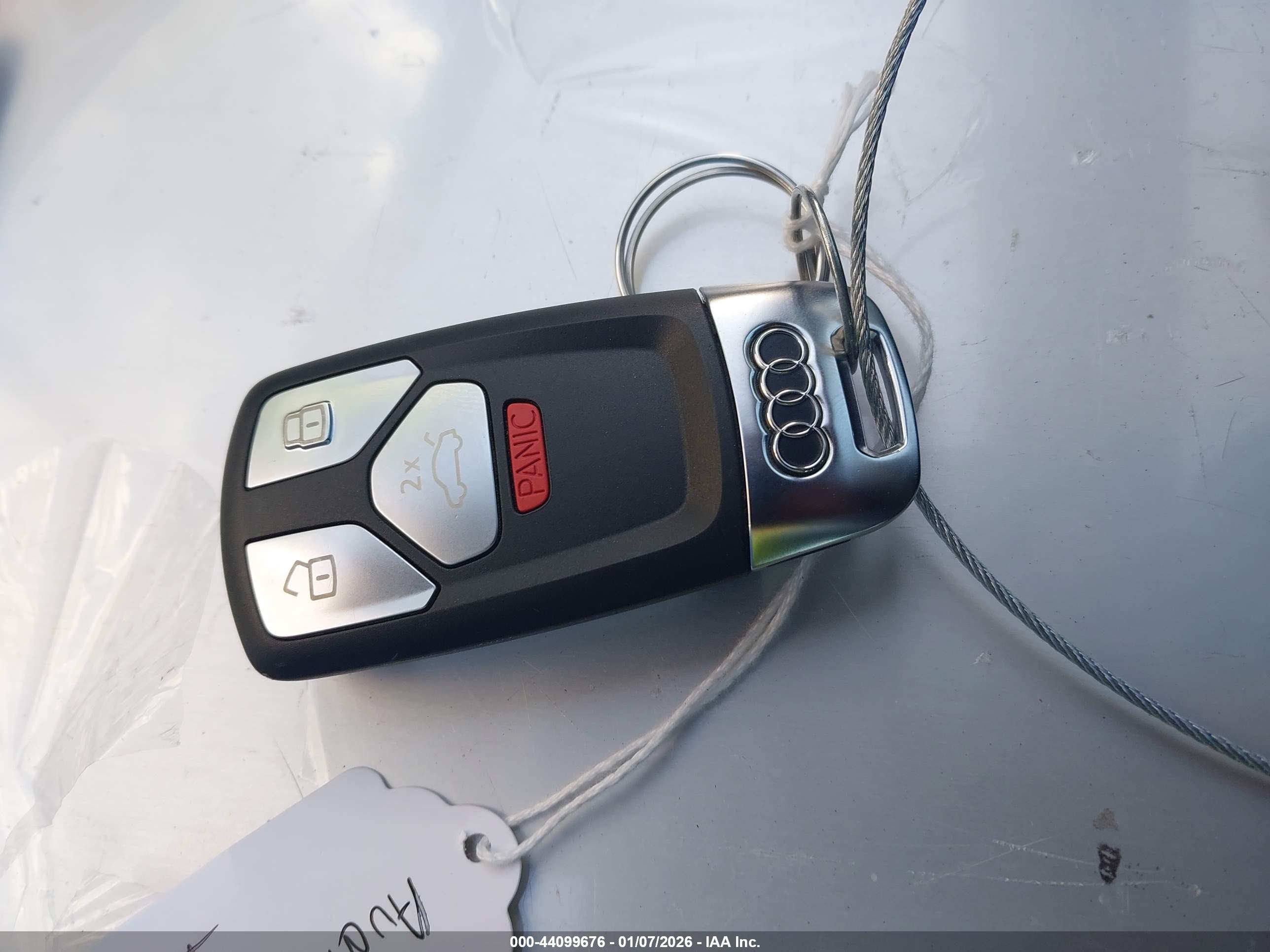 AUDI A4 image 11