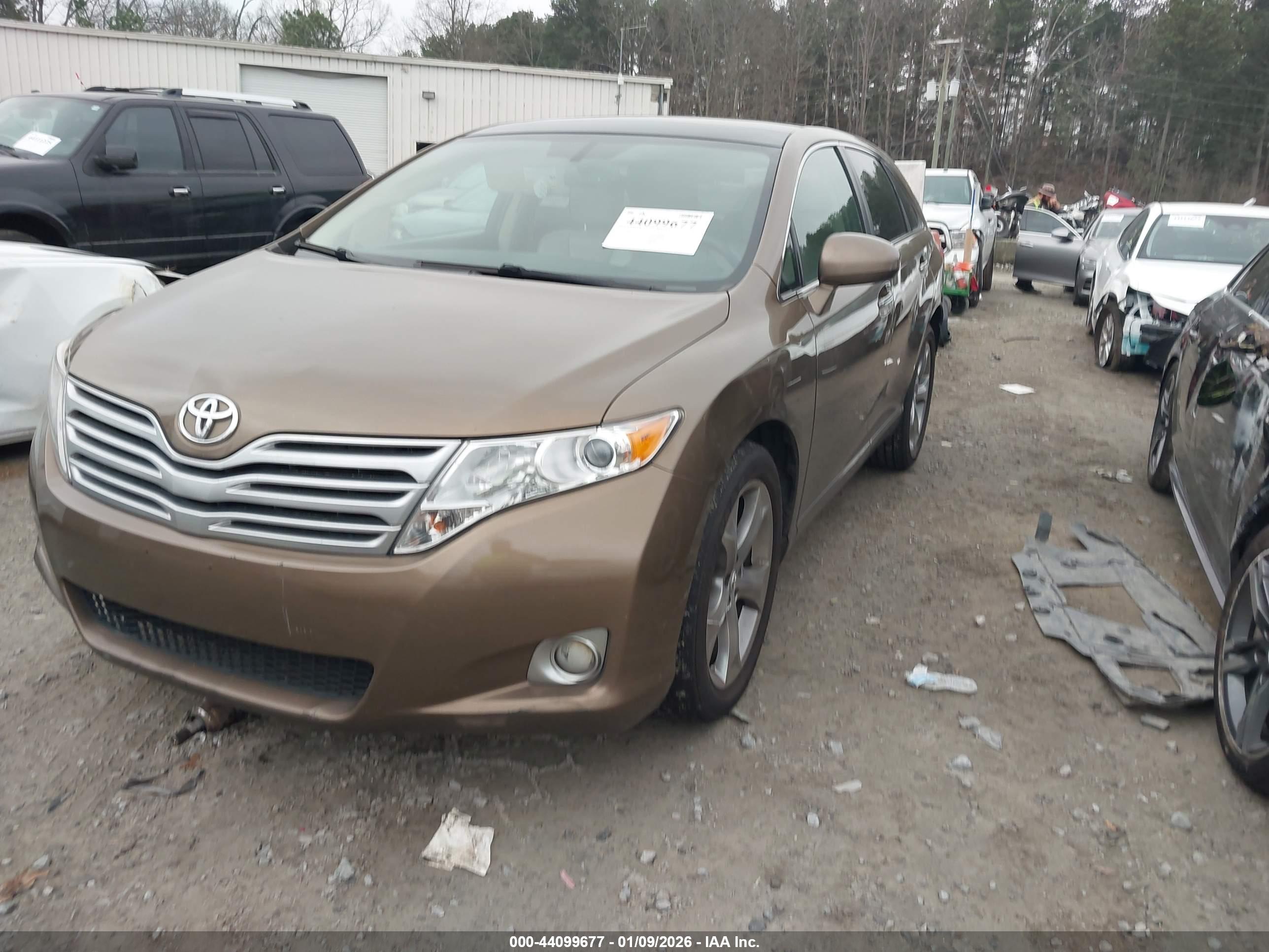 TOYOTA VENZA image 2