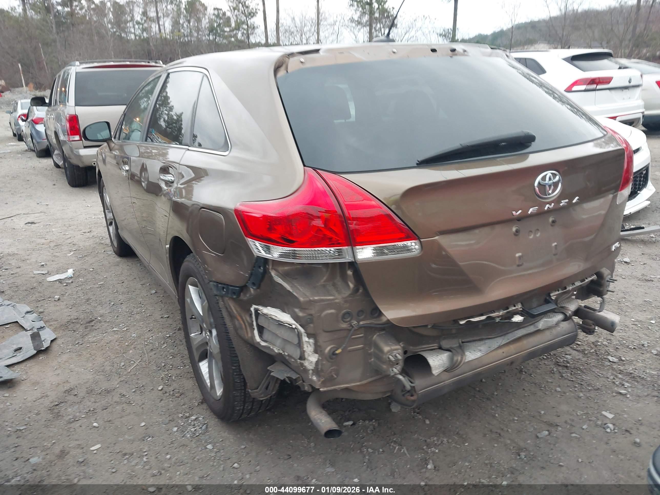 TOYOTA VENZA image 3