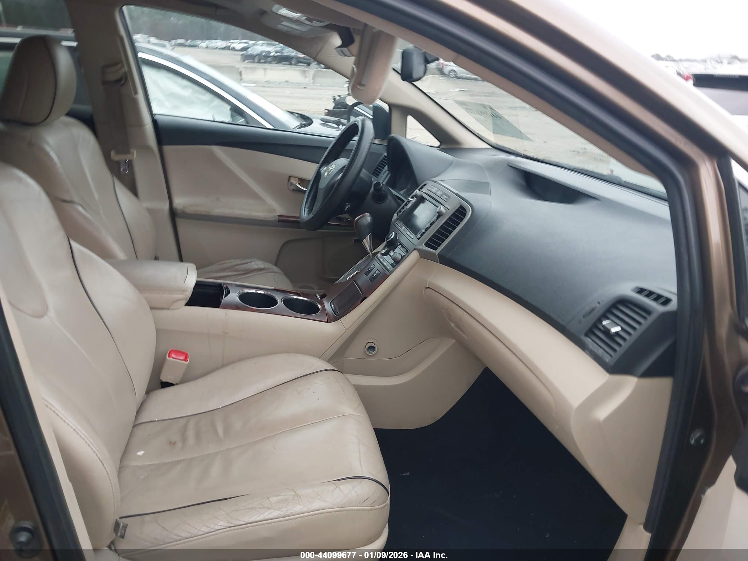 TOYOTA VENZA image 5