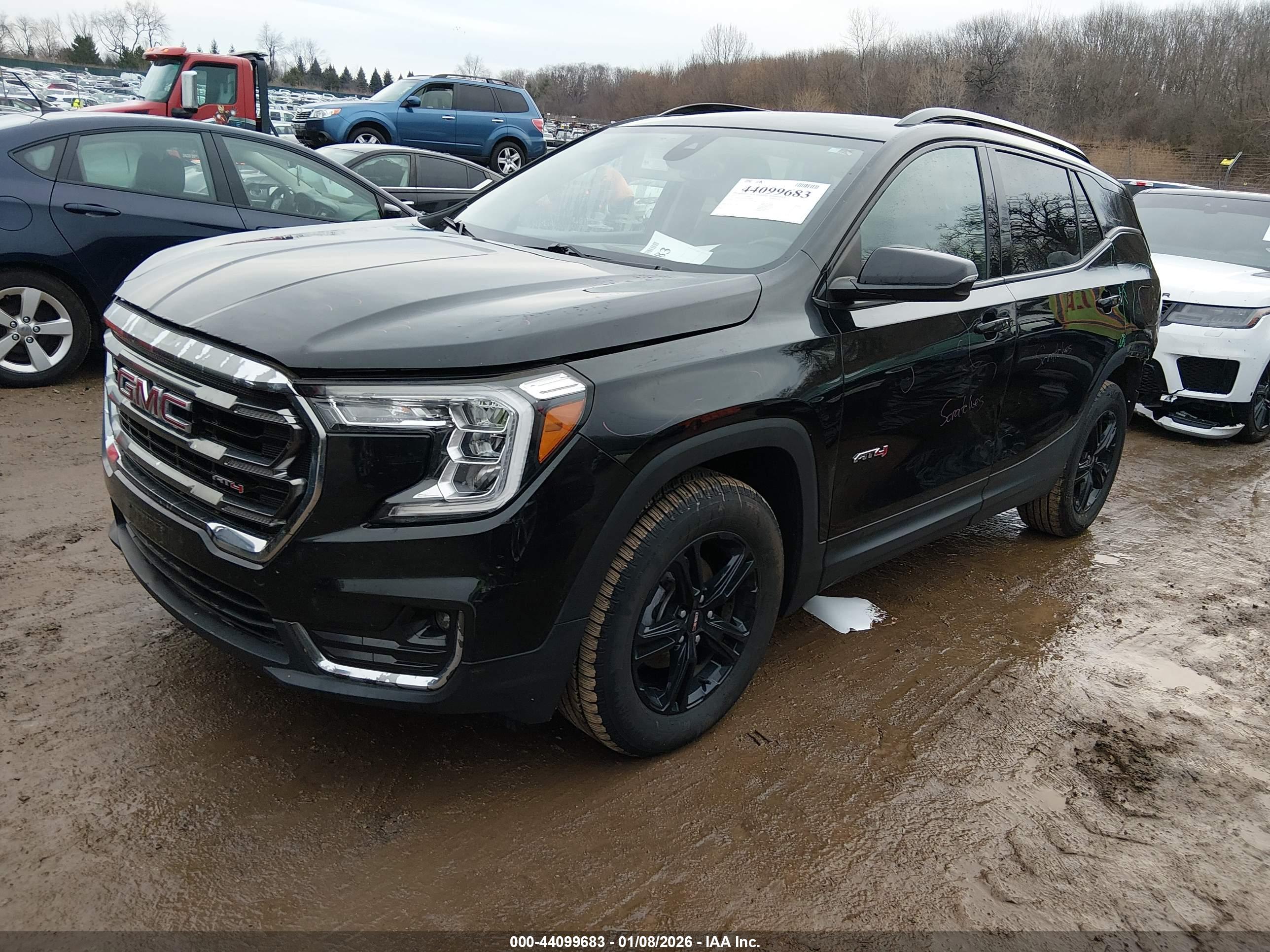 GMC TERRAIN image 2