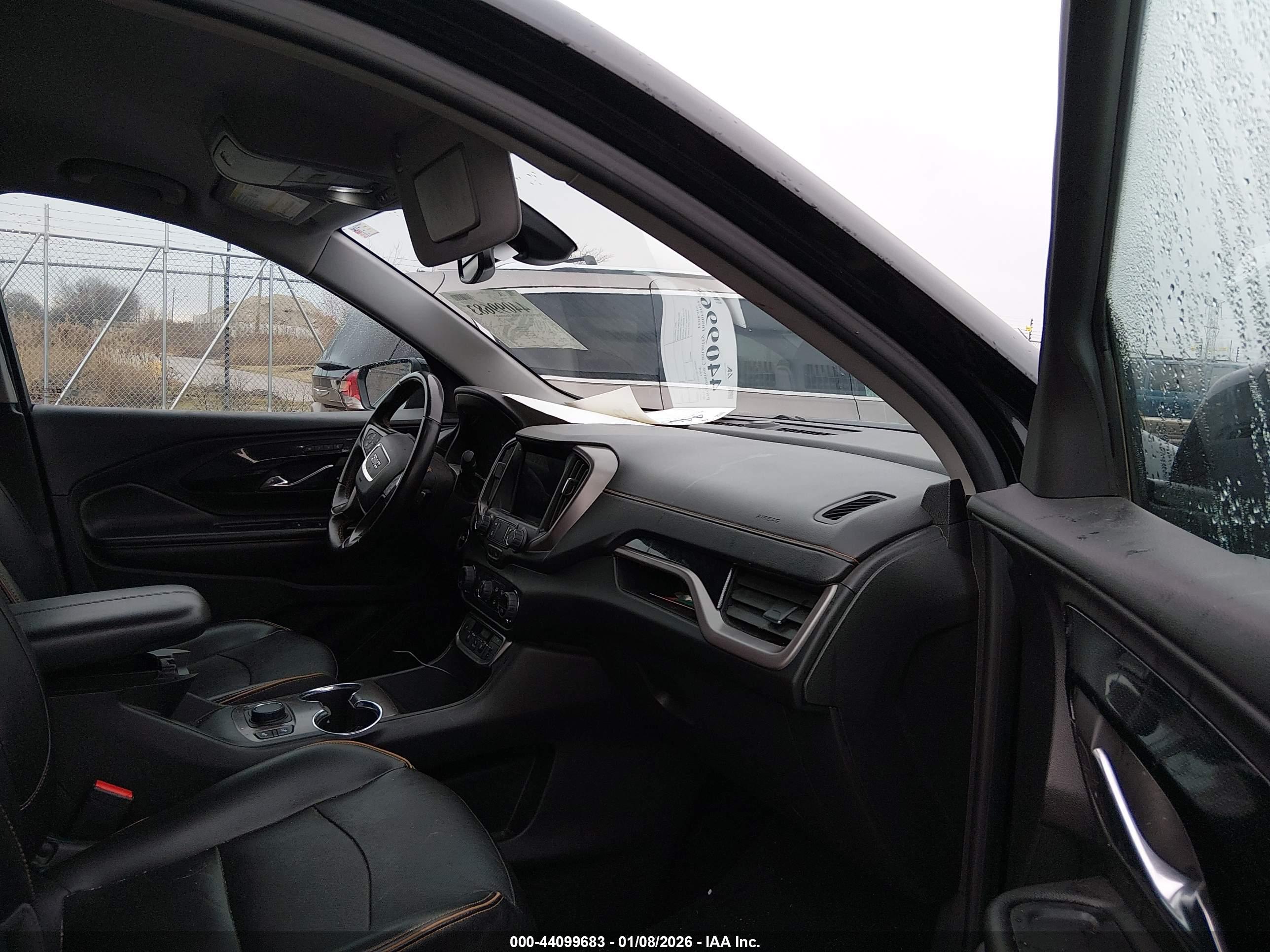 GMC TERRAIN image 5