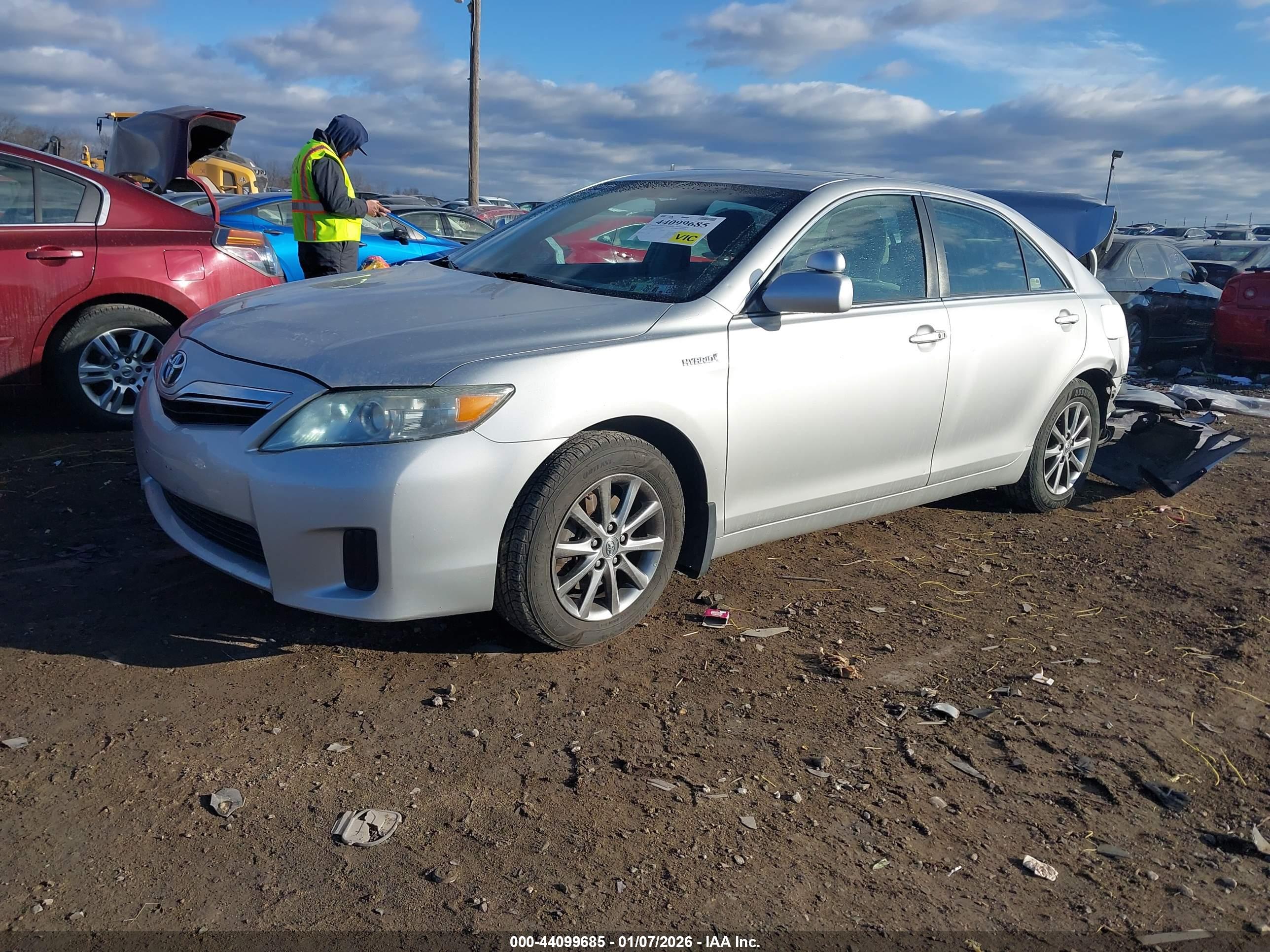 TOYOTA CAMRY image 2