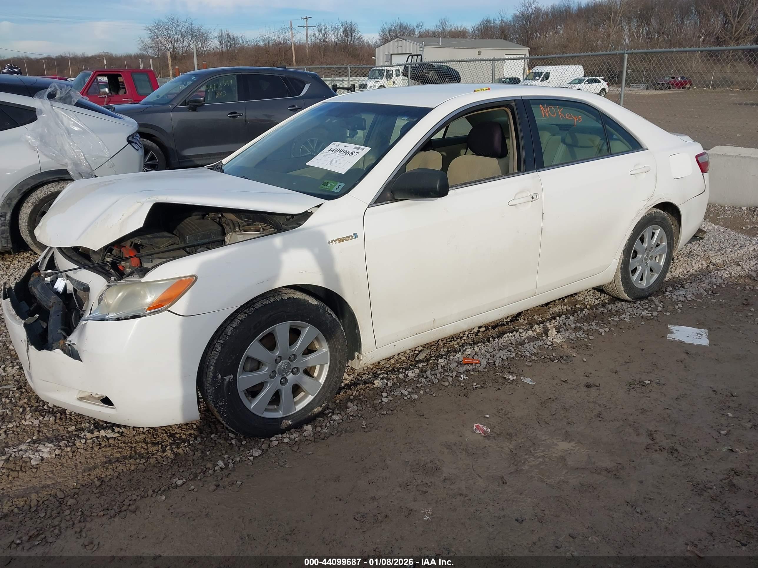 TOYOTA CAMRY image 2