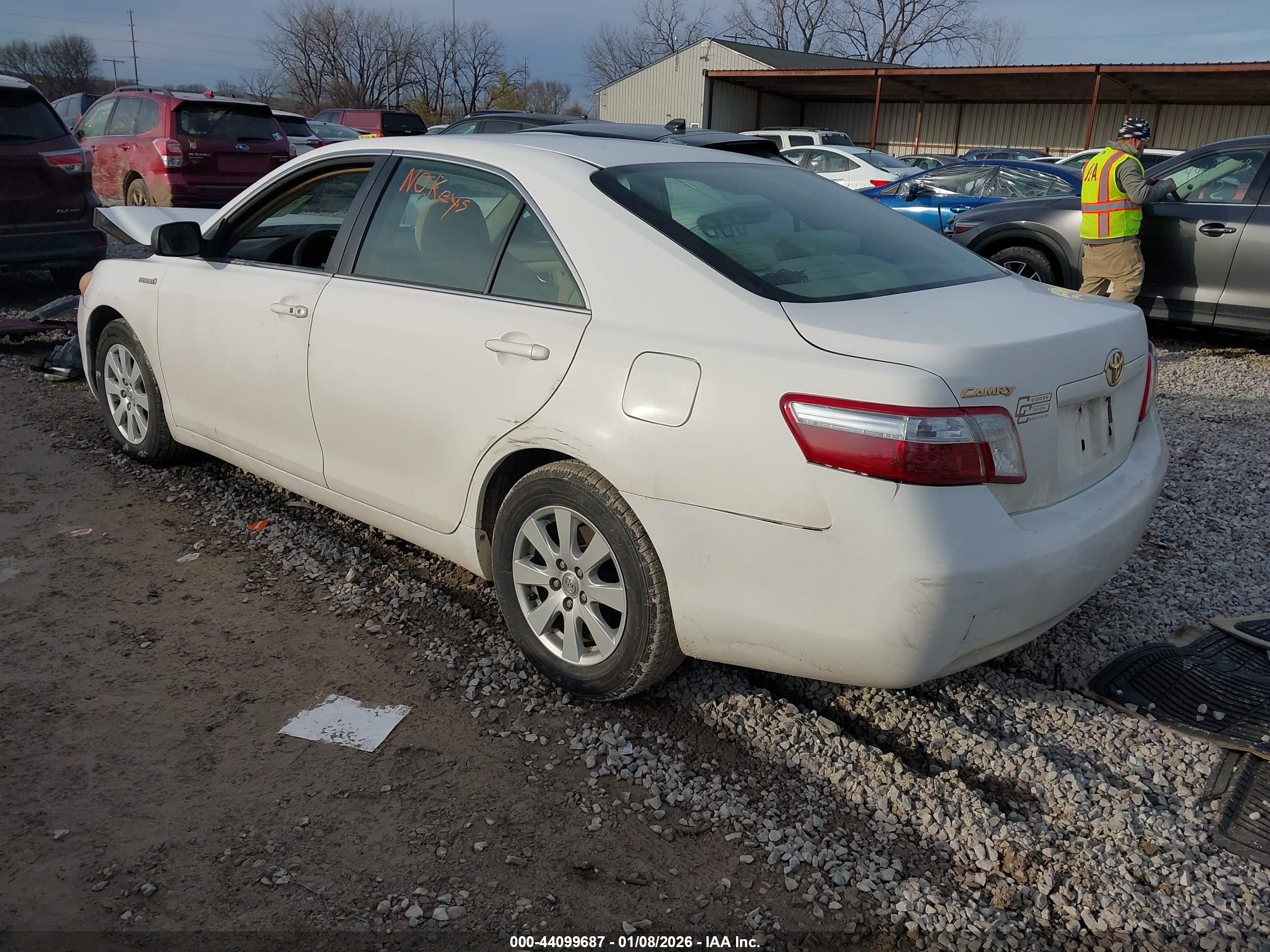 TOYOTA CAMRY image 3