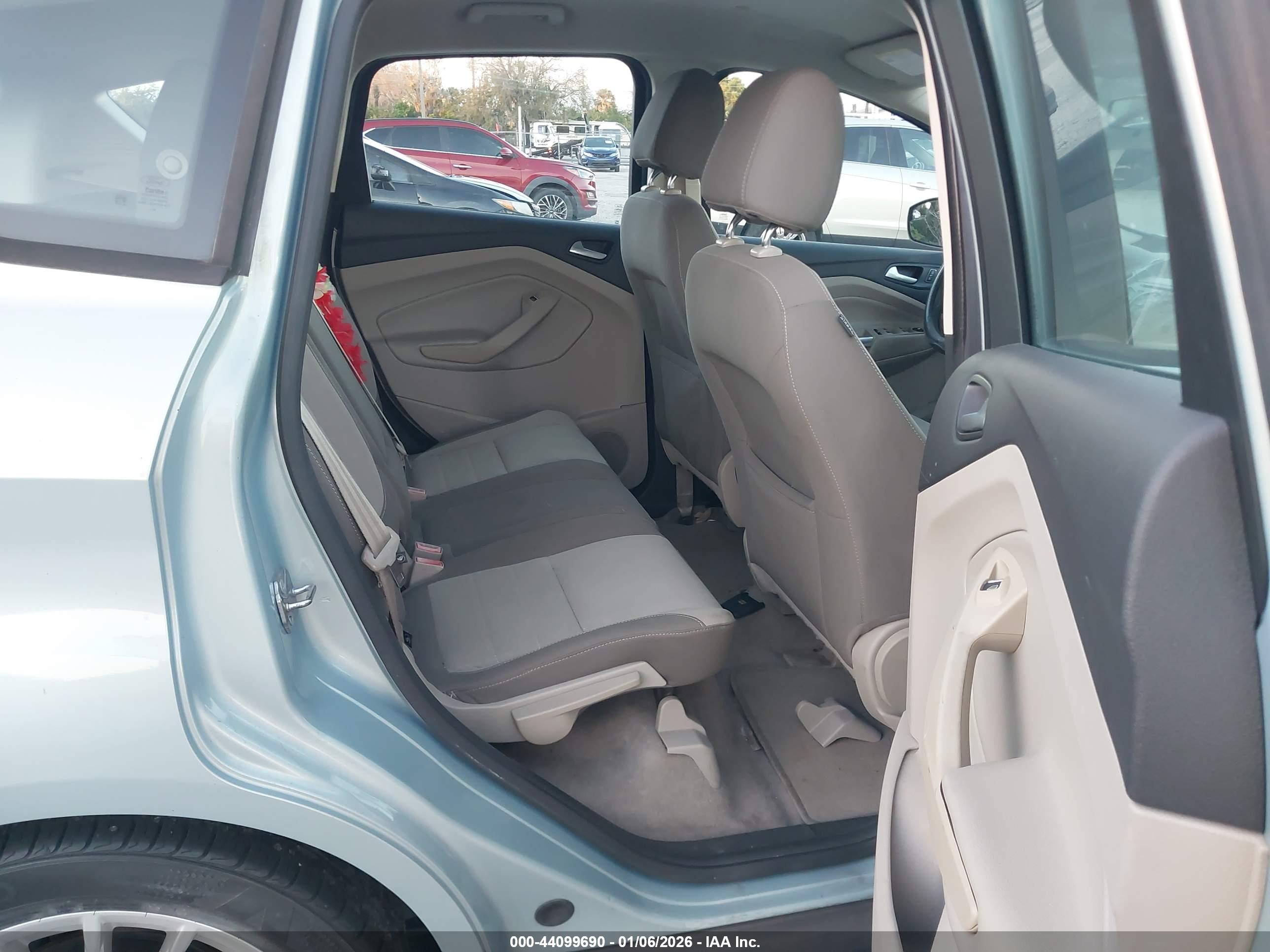 FORD C-MAX image 8