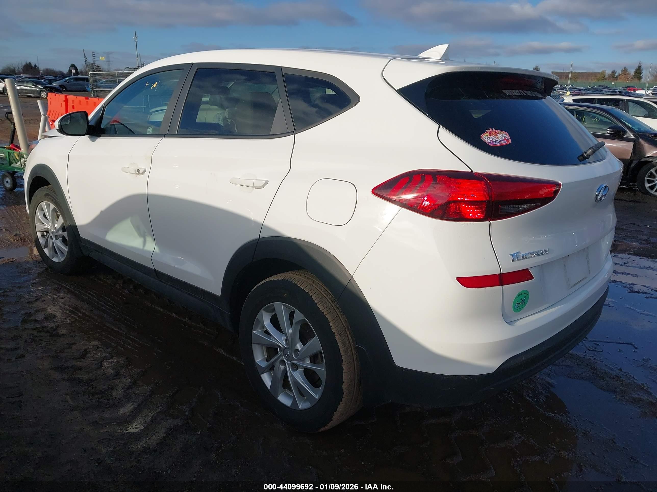 HYUNDAI TUCSON image 3