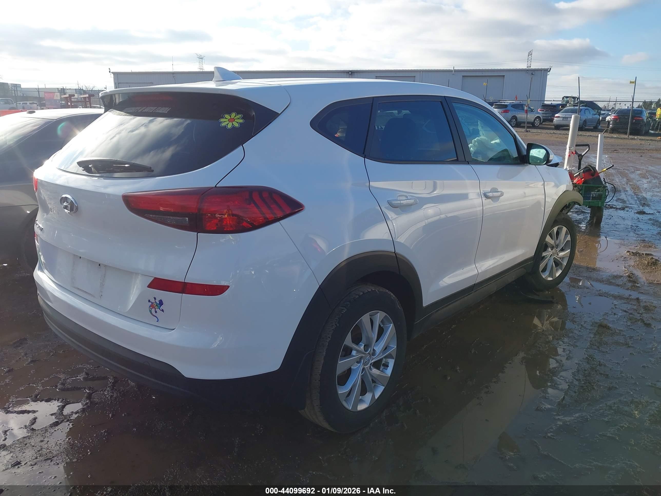 HYUNDAI TUCSON image 4