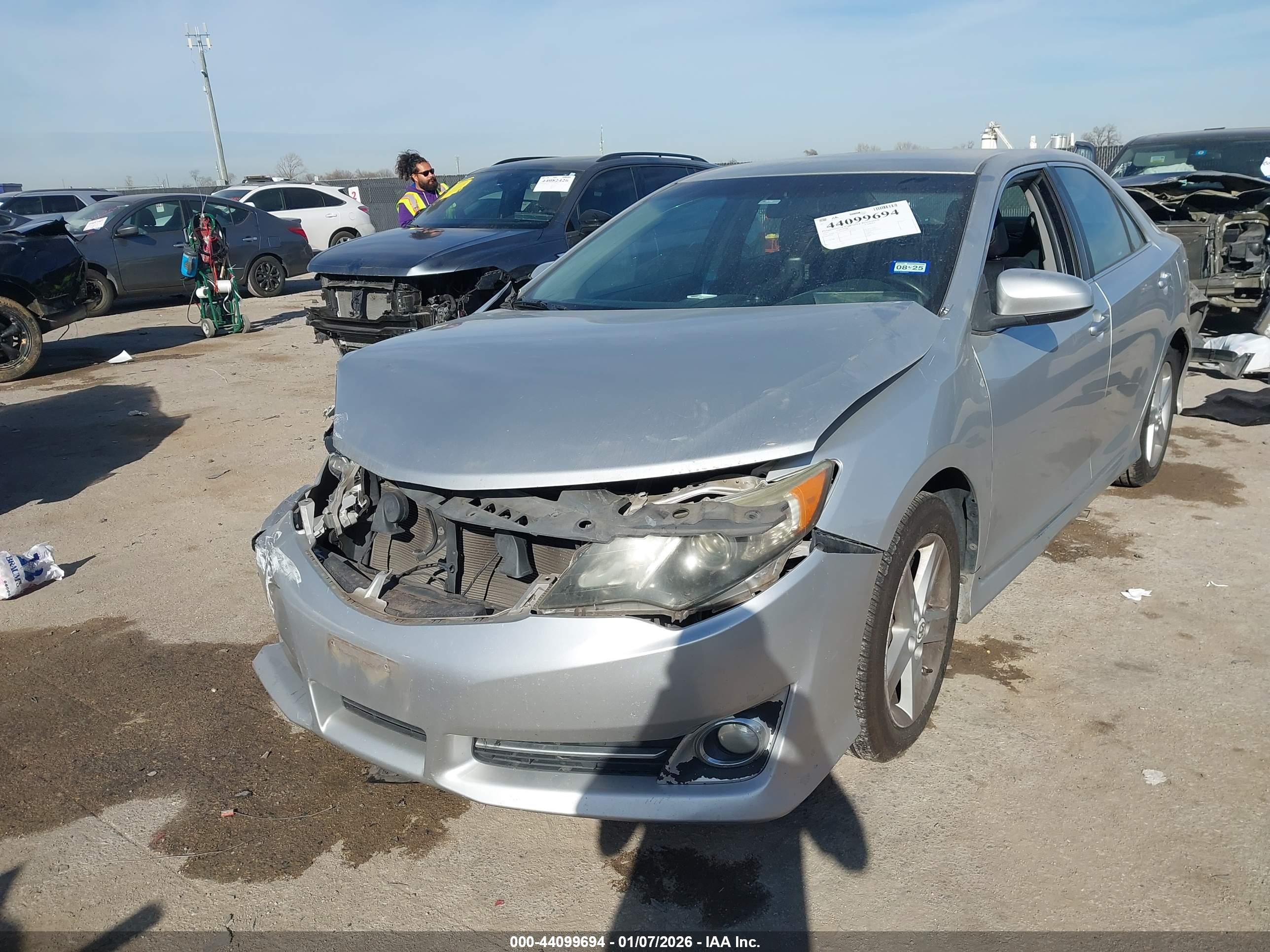 TOYOTA CAMRY image 2
