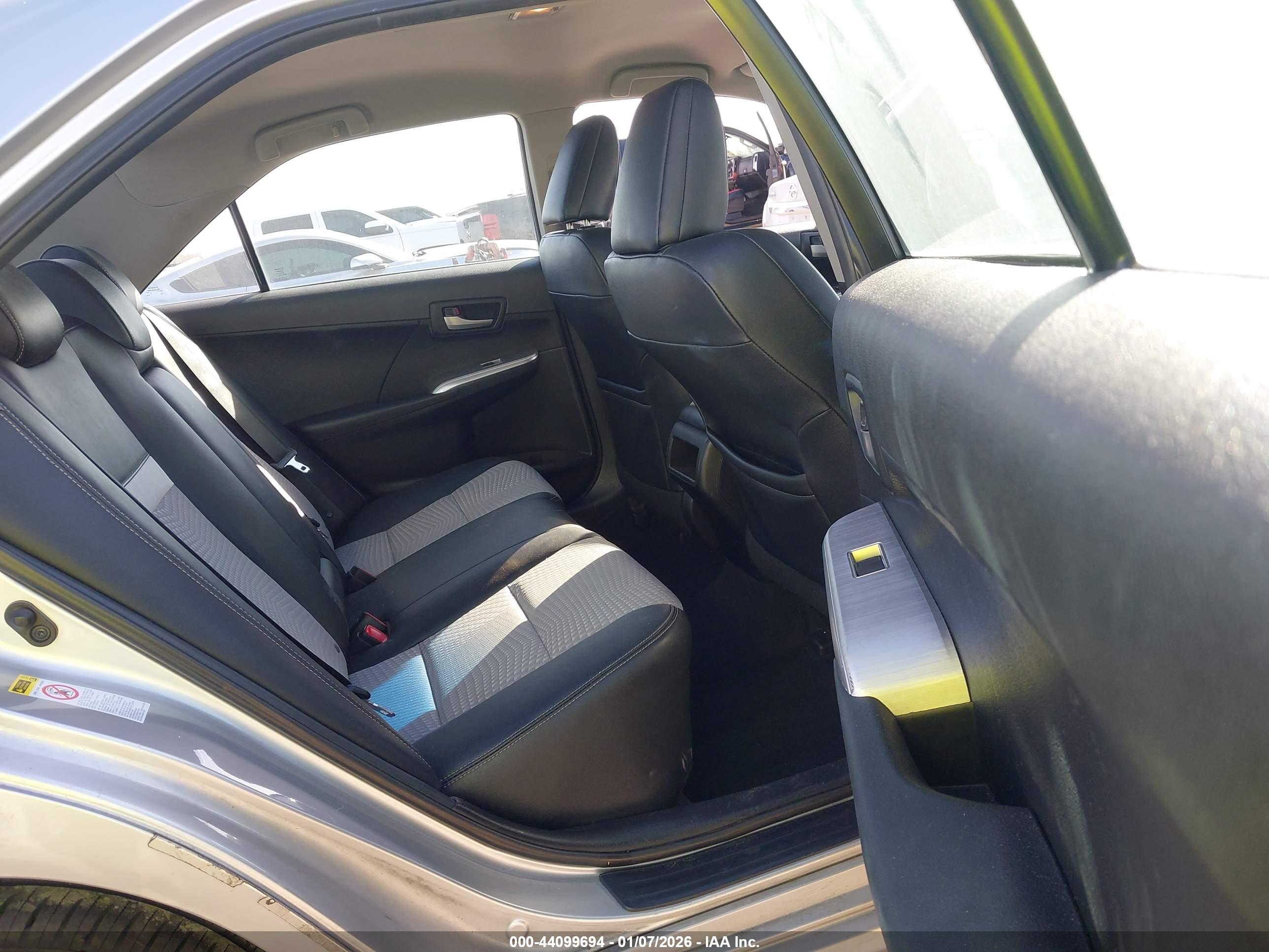 TOYOTA CAMRY image 8