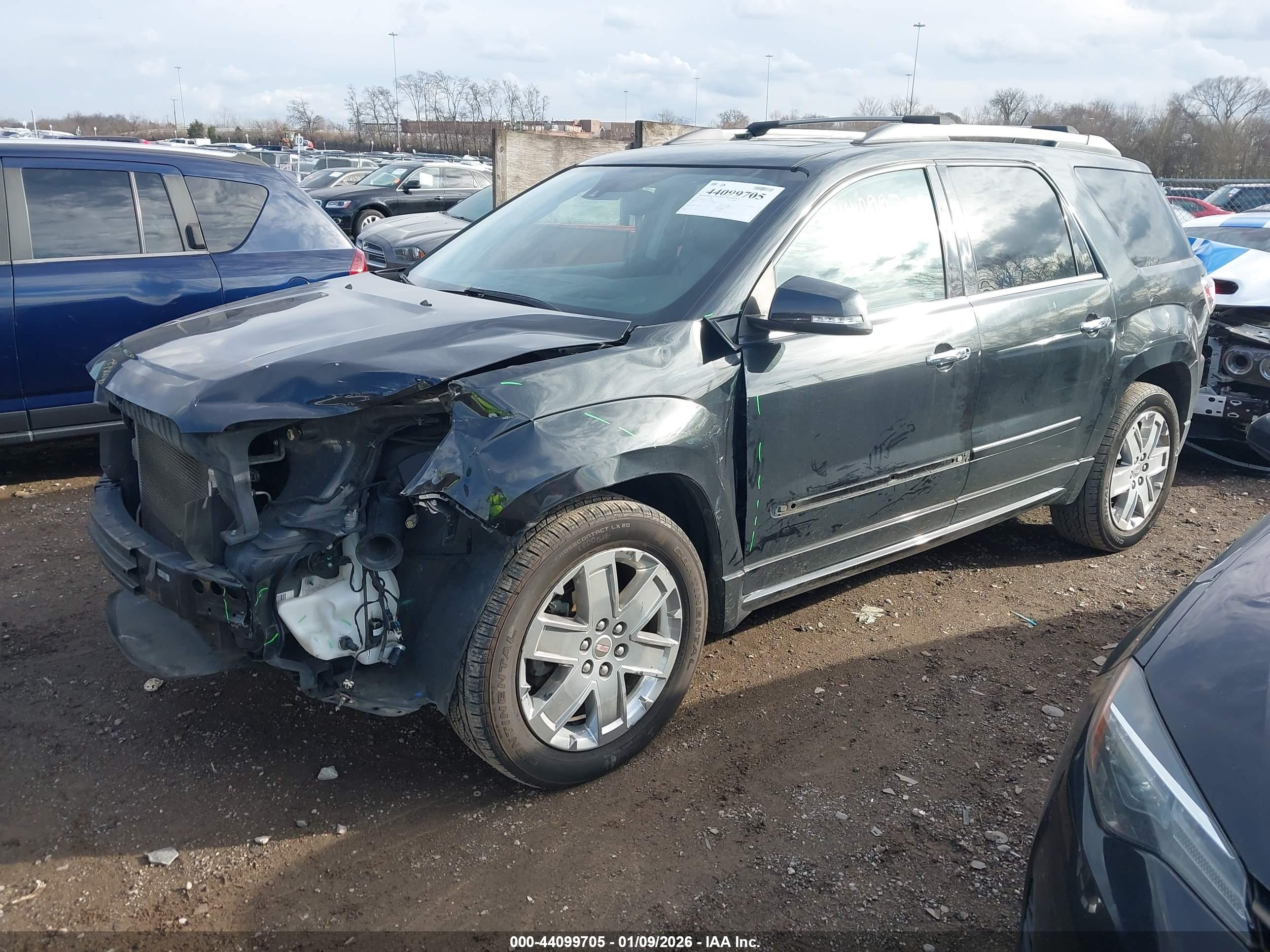 GMC ACADIA image 2