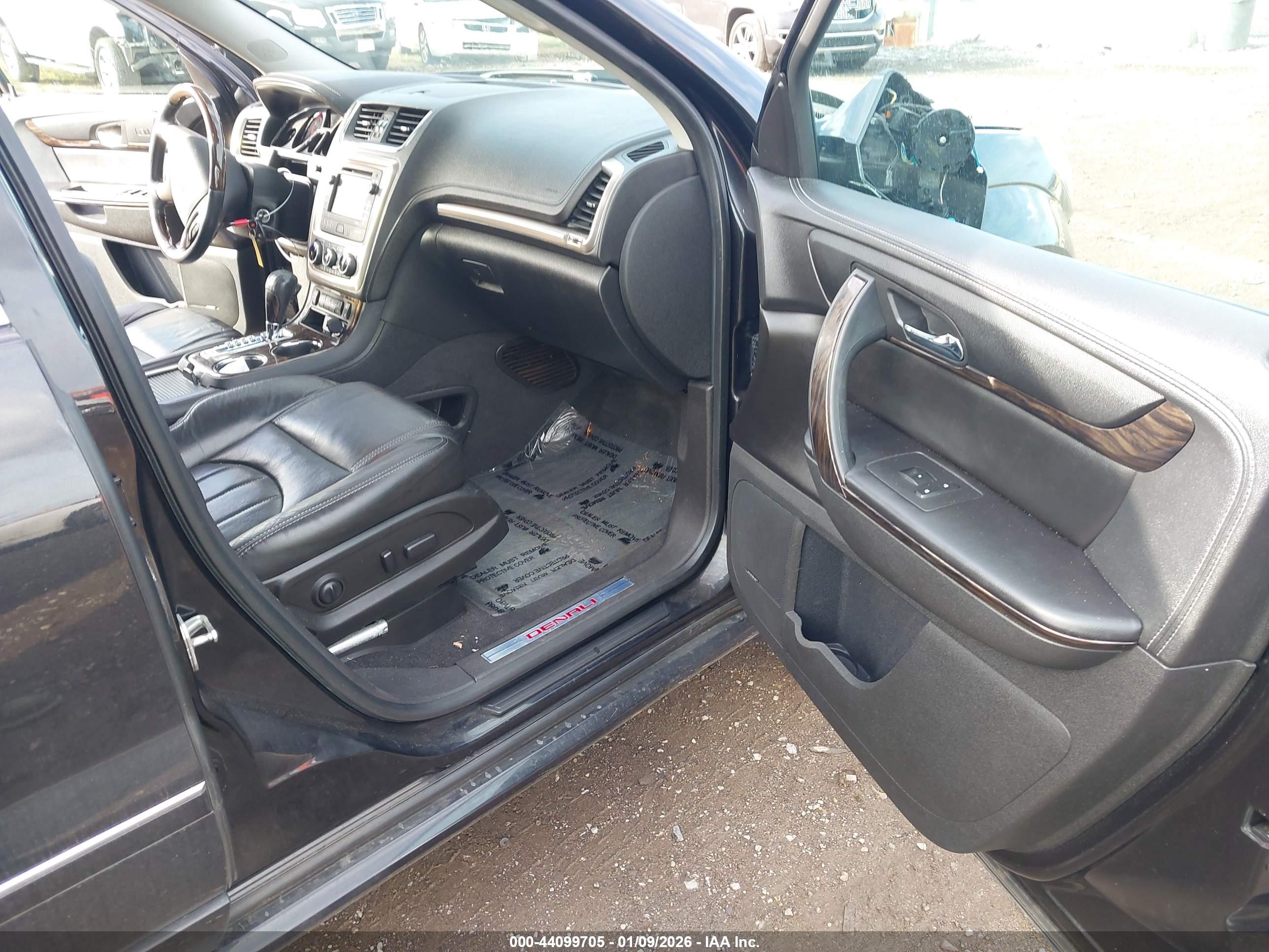 GMC ACADIA image 5