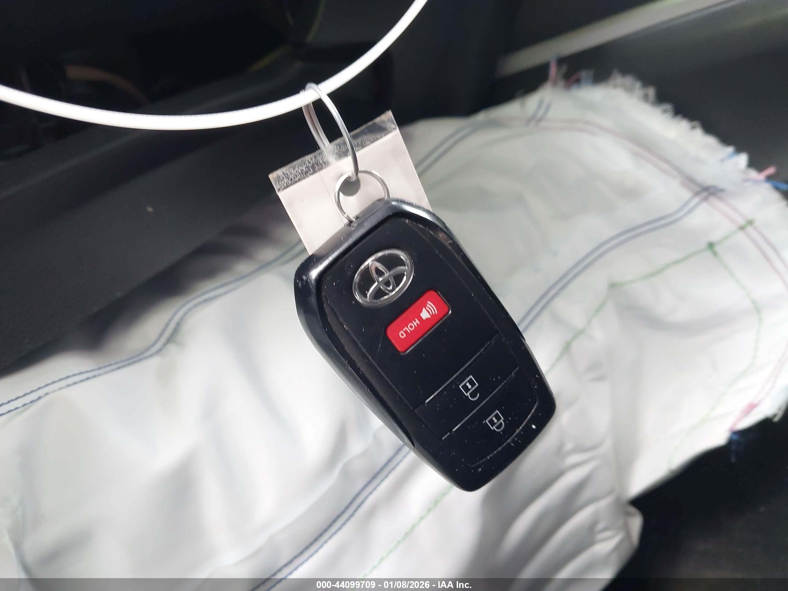 TOYOTA COROLLA image 11