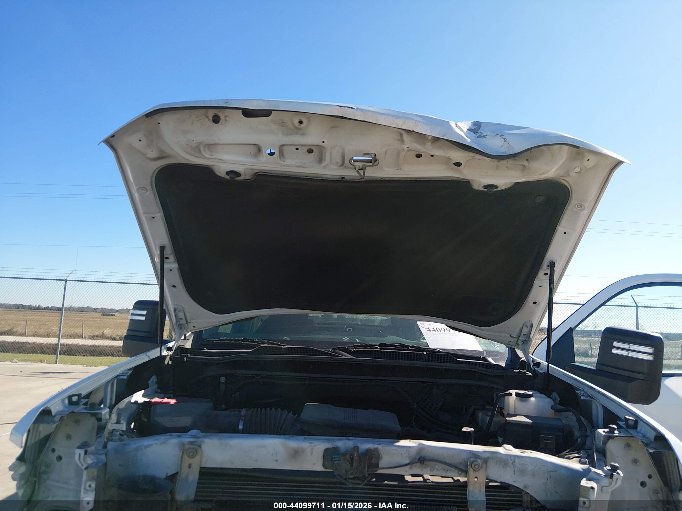 CHEVROLET SILVERADO image 10