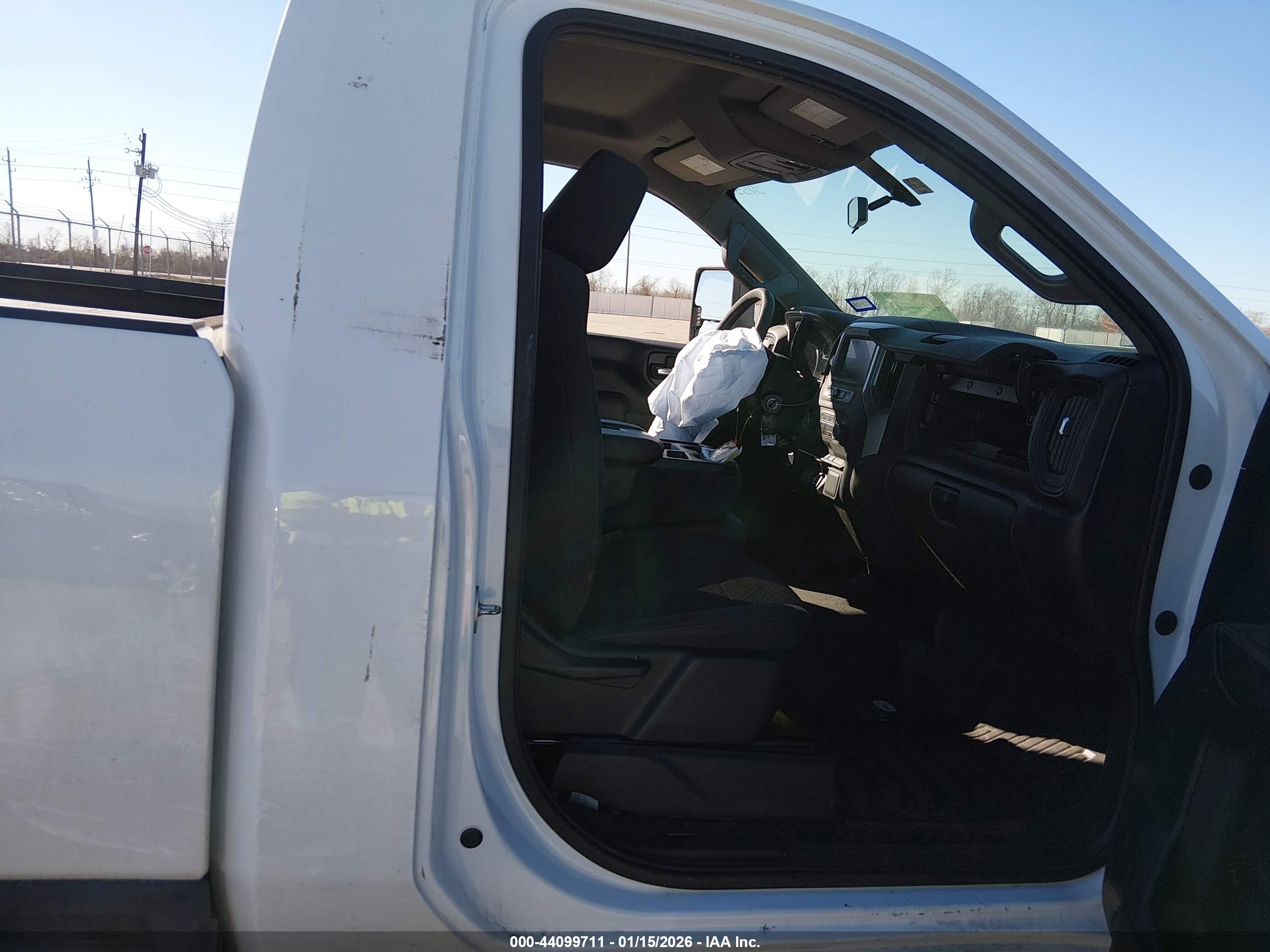 CHEVROLET SILVERADO image 8