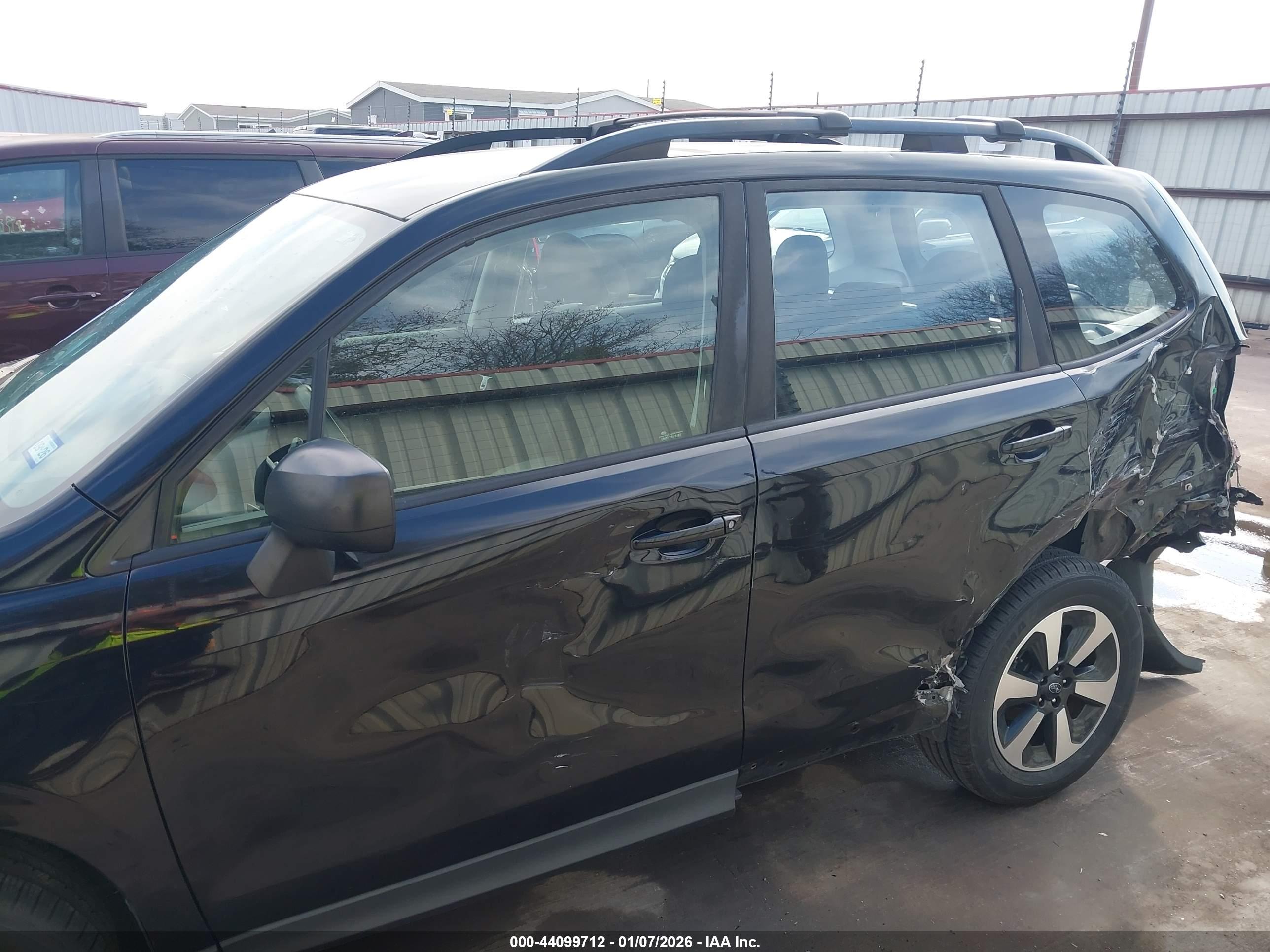 SUBARU FORESTER image 6