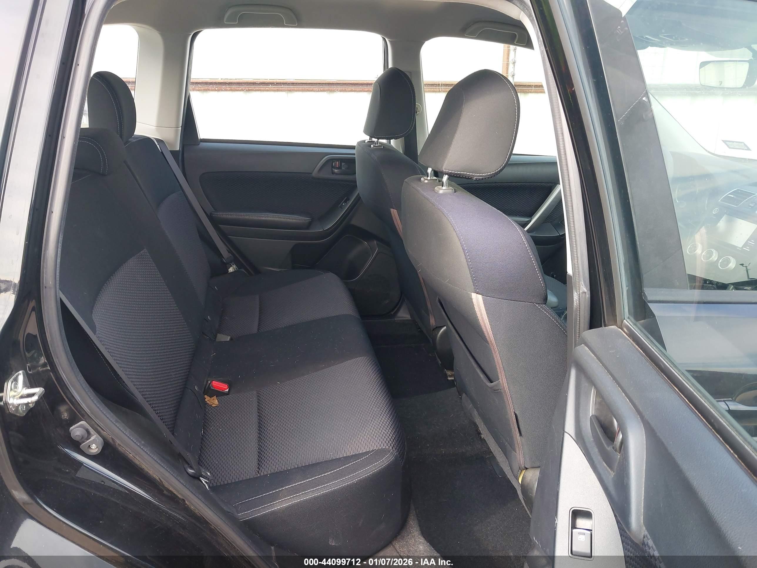 SUBARU FORESTER image 8