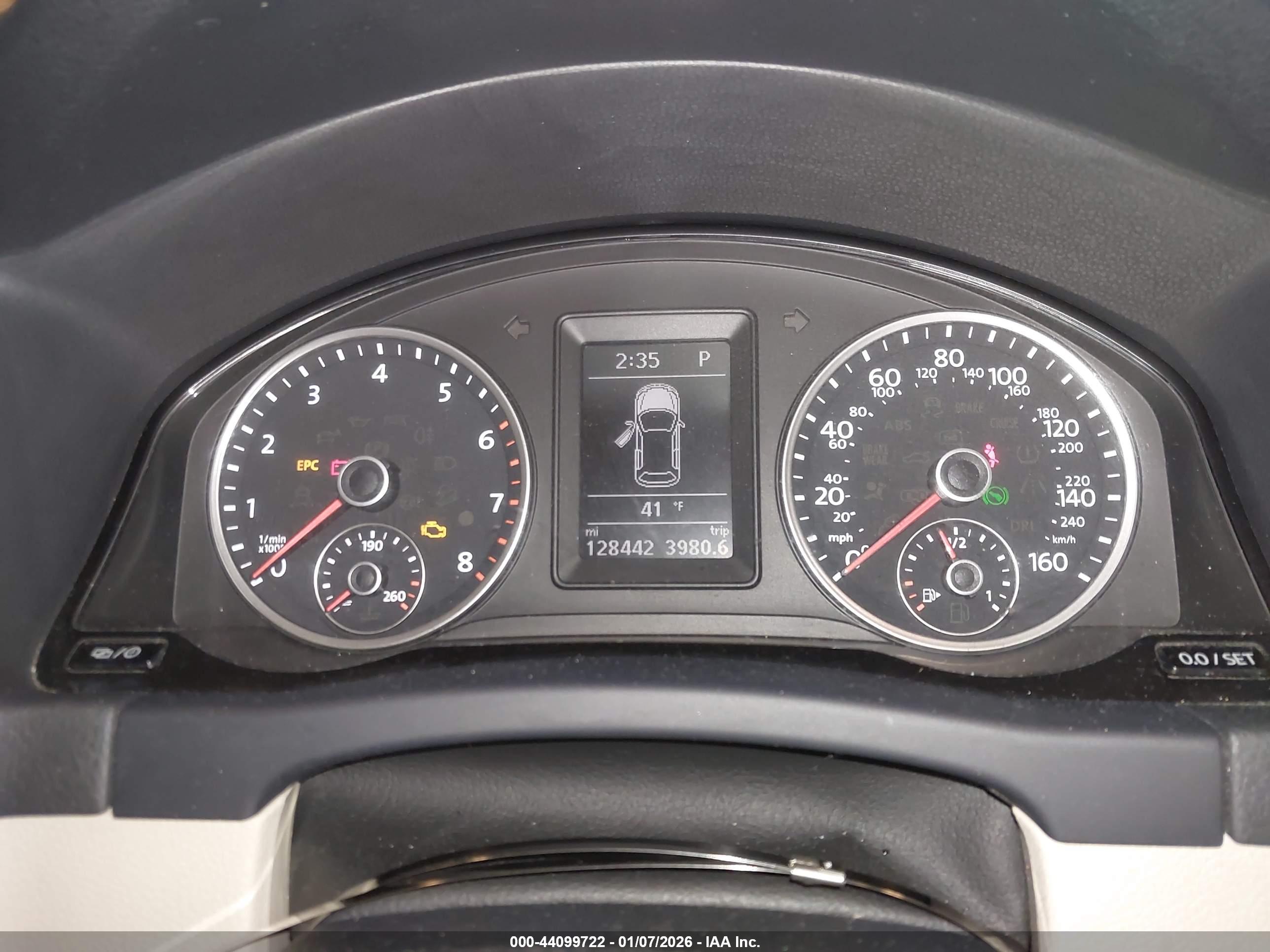 VOLKSWAGEN TIGUAN image 7