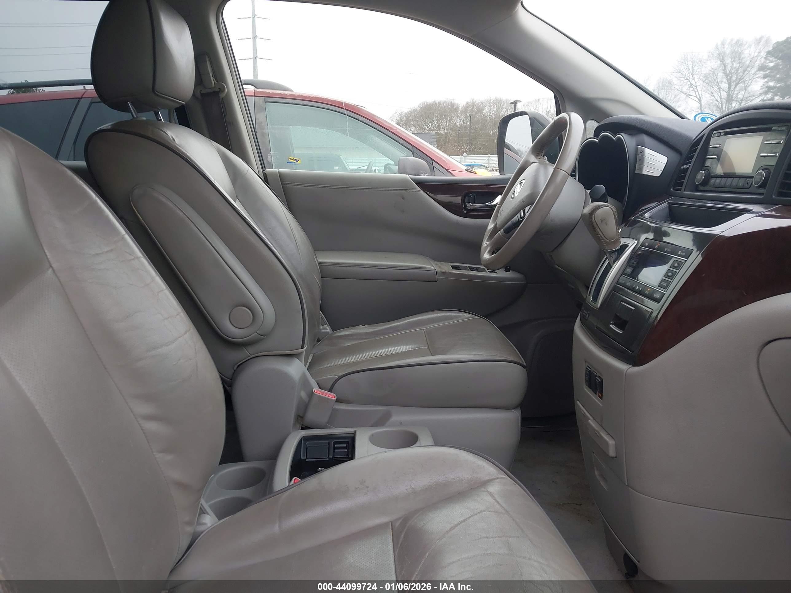 NISSAN QUEST image 5