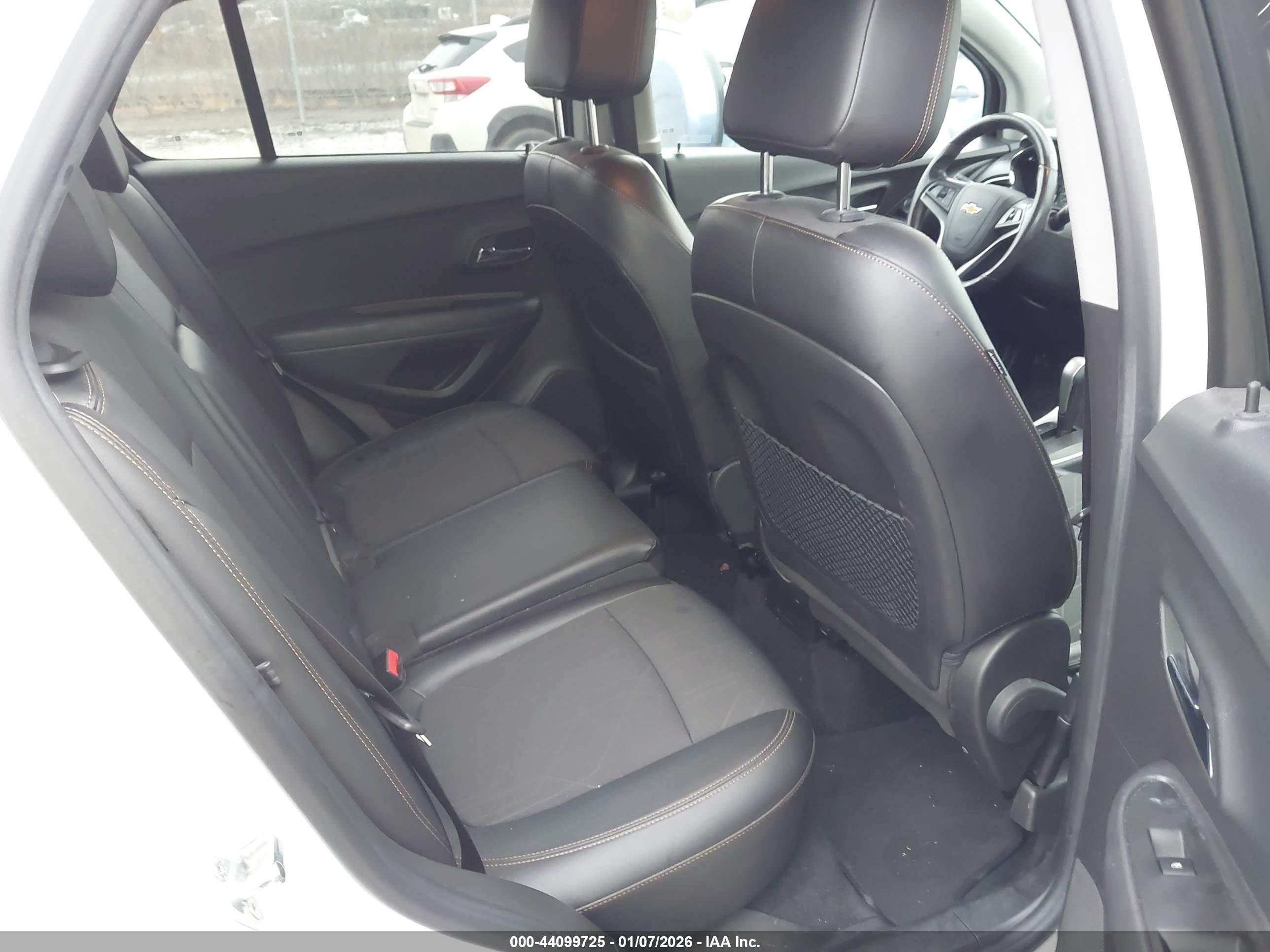 CHEVROLET TRAX image 8