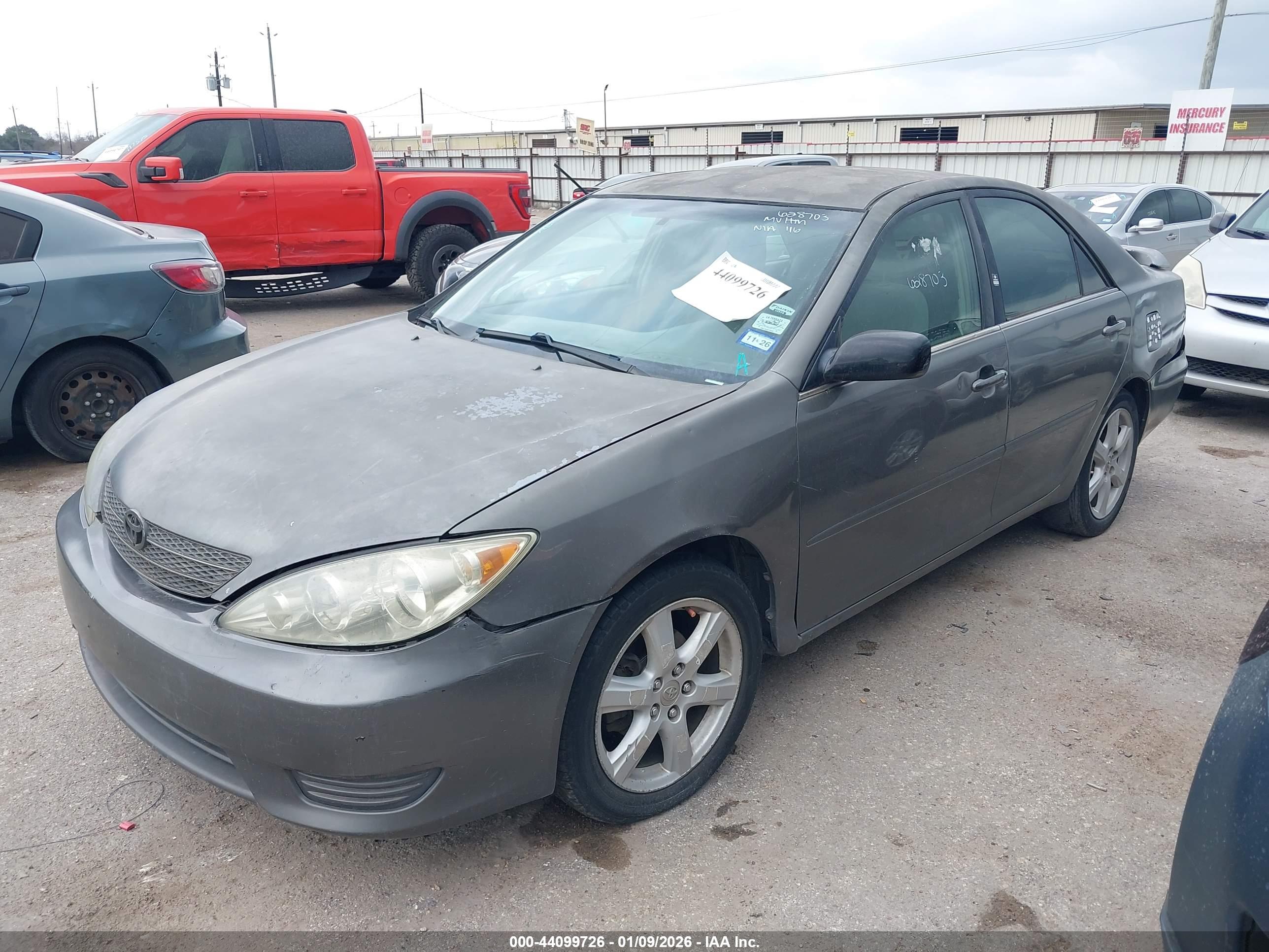 TOYOTA CAMRY image 2