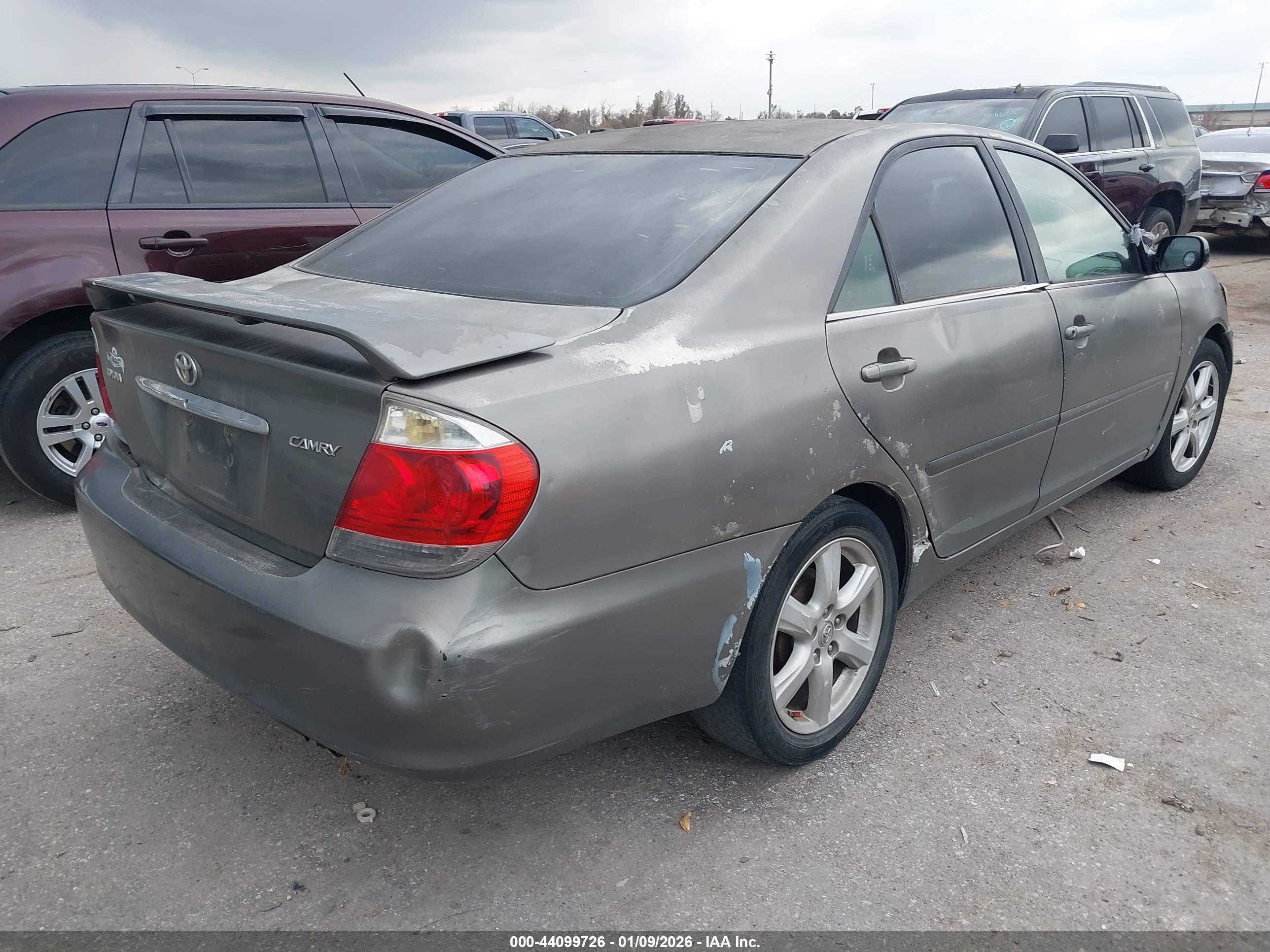 TOYOTA CAMRY image 4
