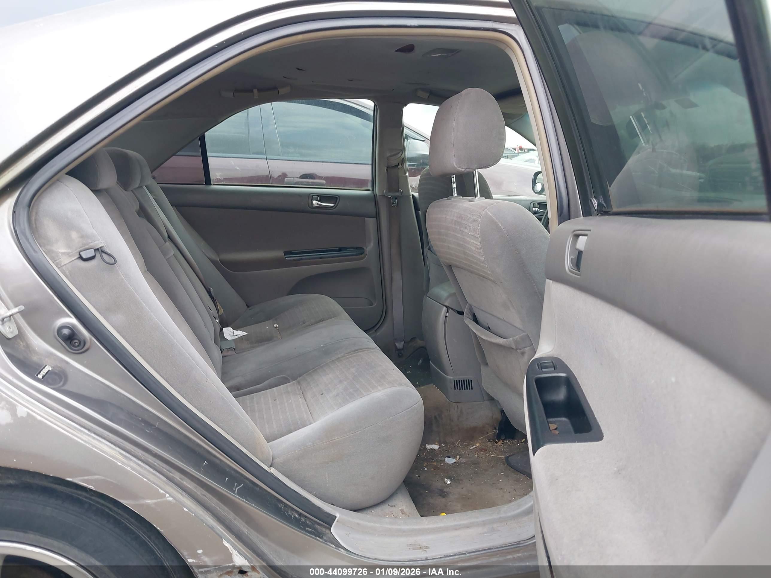 TOYOTA CAMRY image 8