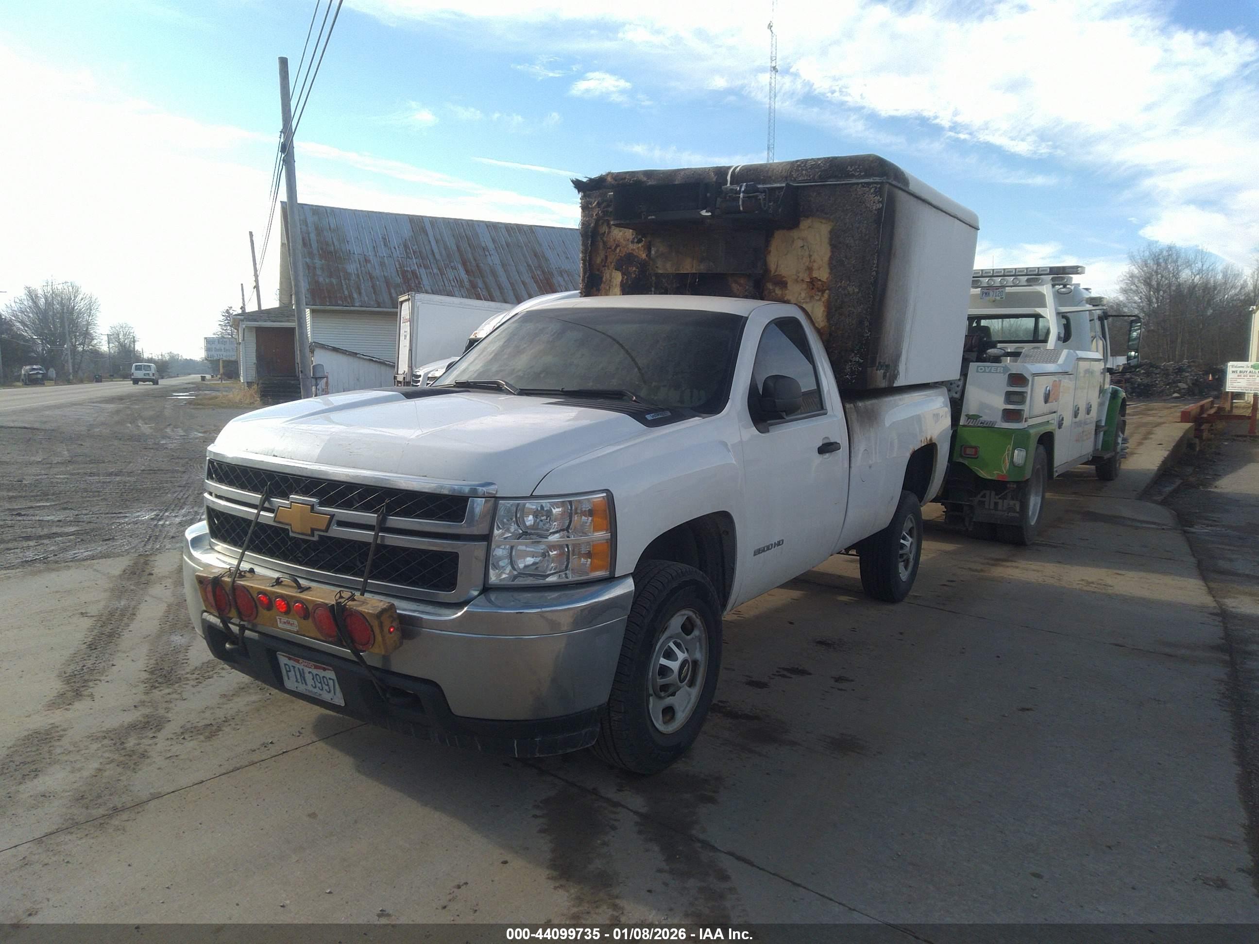 CHEVROLET SILVERADO image 2