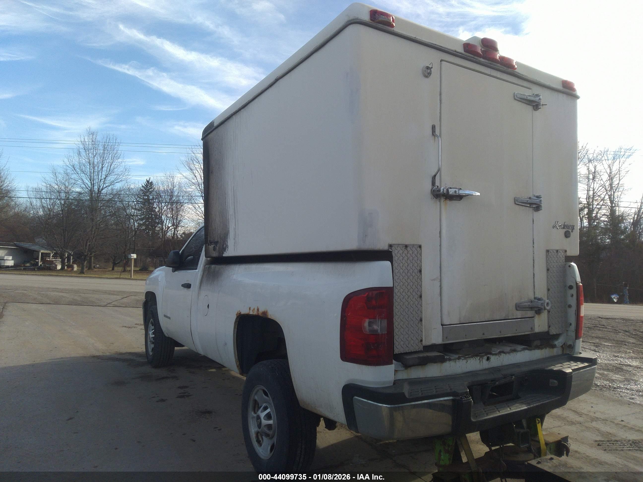 CHEVROLET SILVERADO image 3