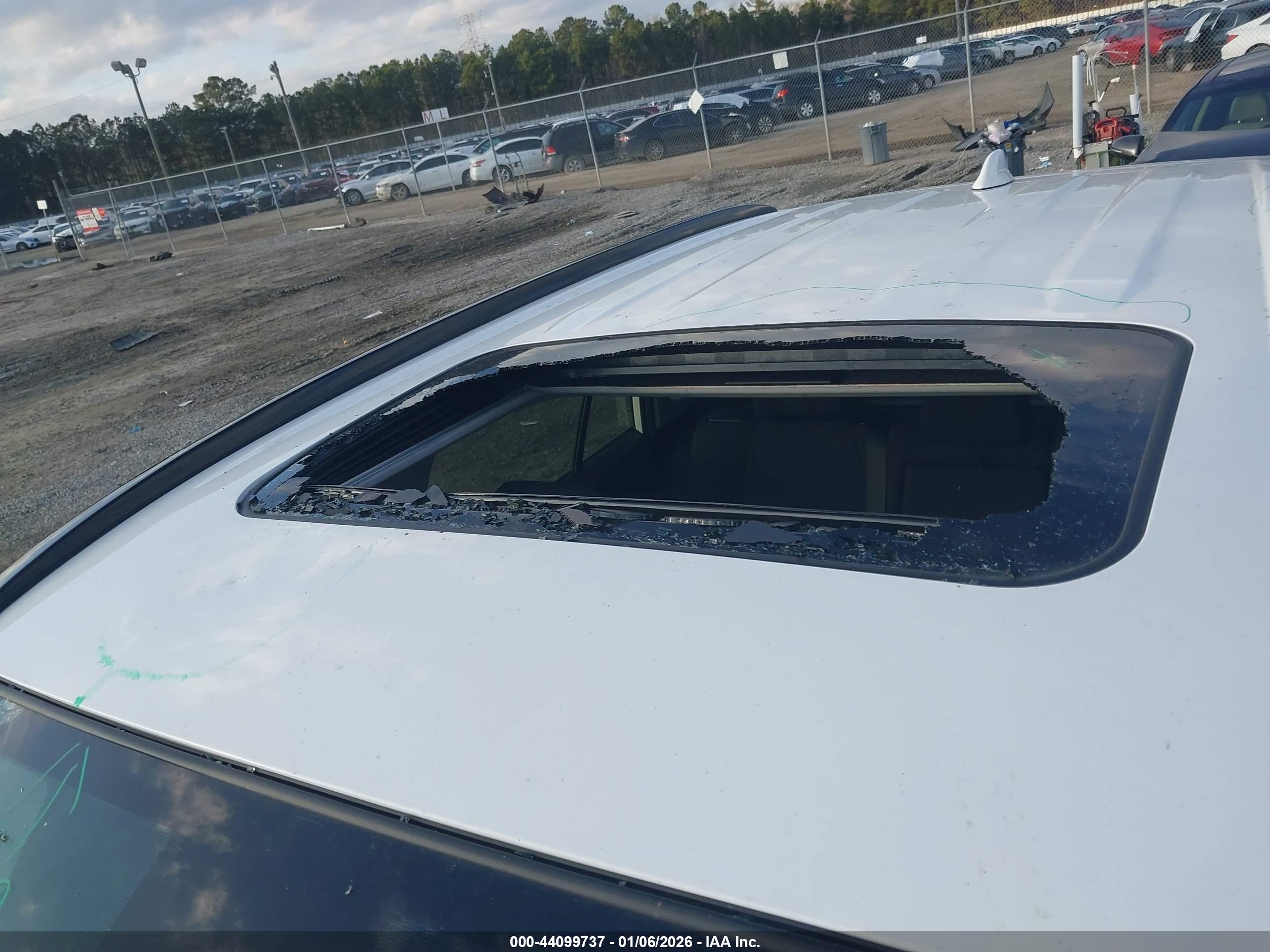 TOYOTA RAV4 image 6