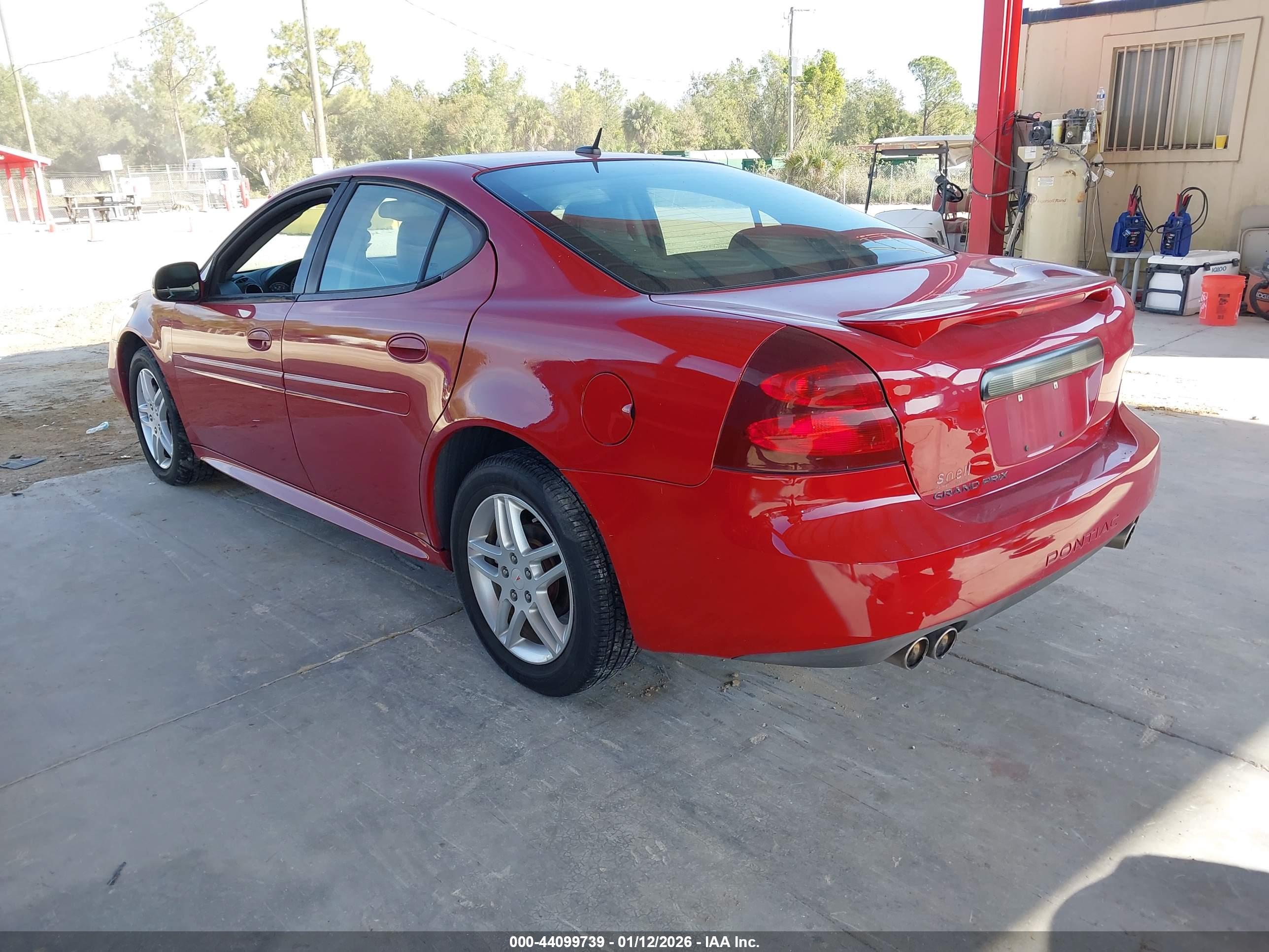 PONTIAC GRAND image 3