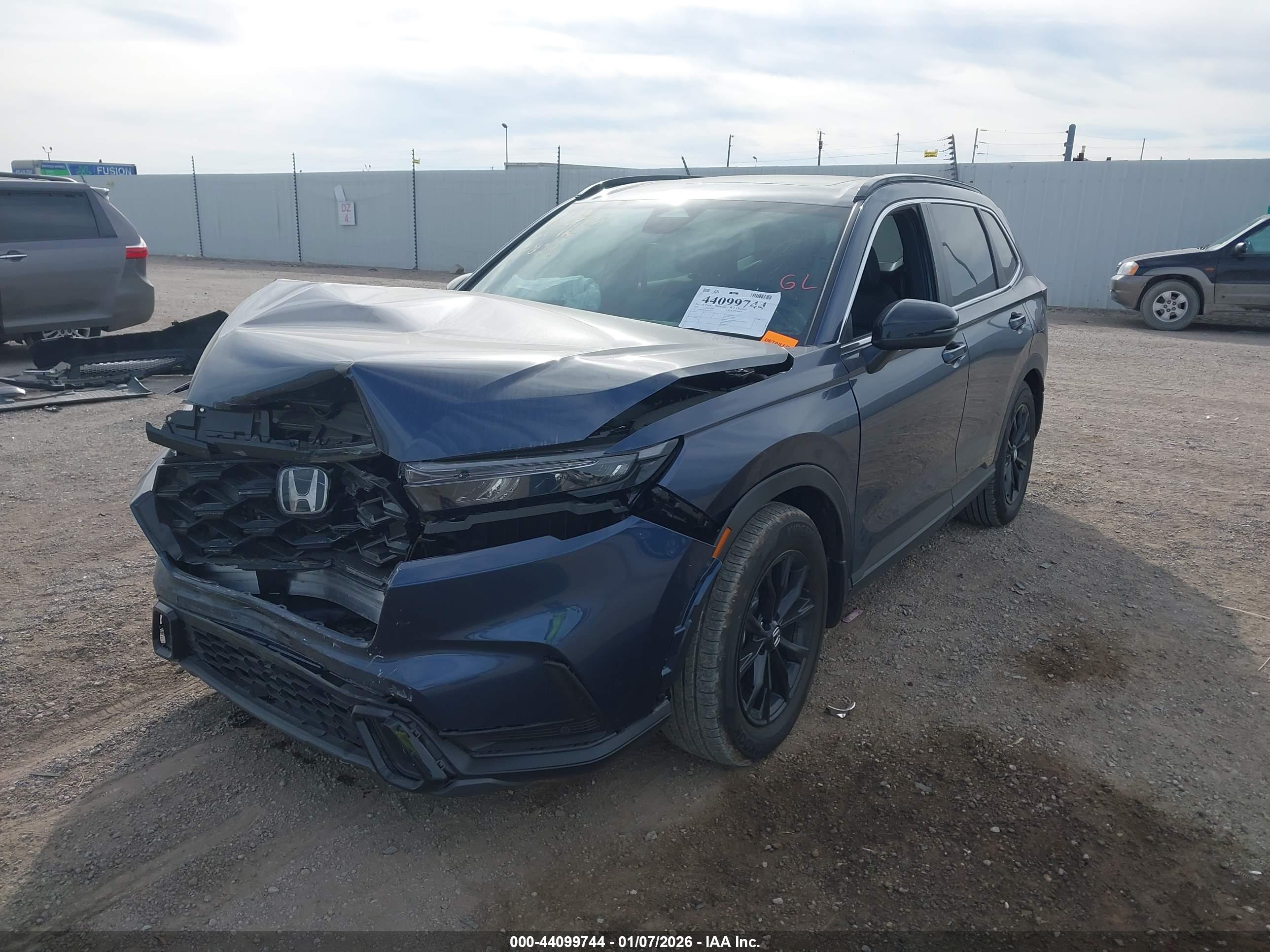 HONDA CR-V image 2