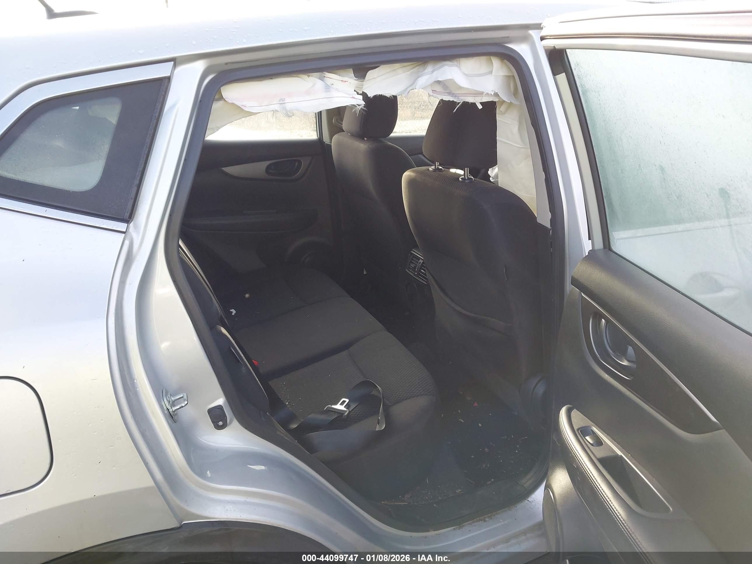 NISSAN ROGUE image 8