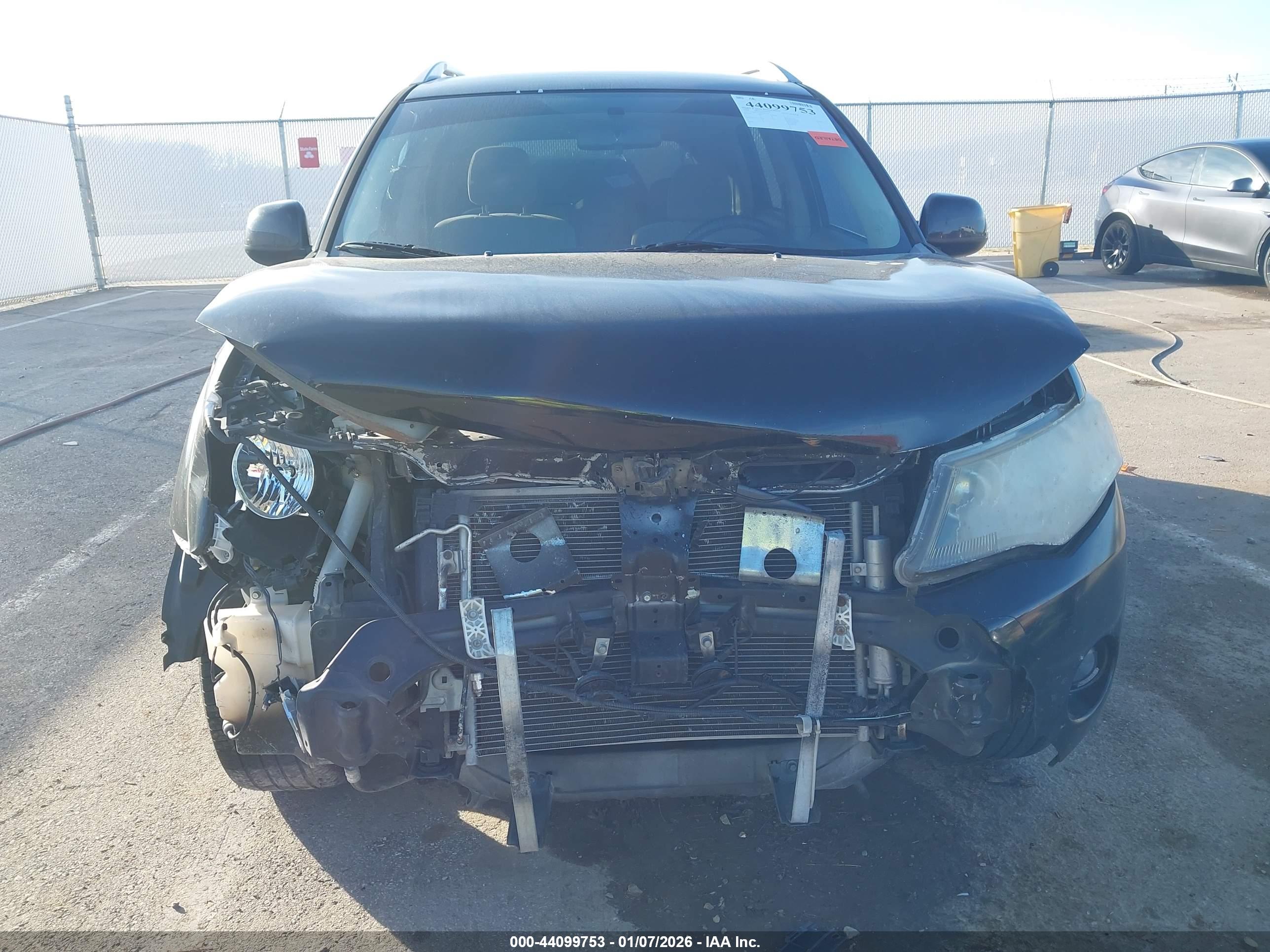 MITSUBISHI OUTLANDER image 6