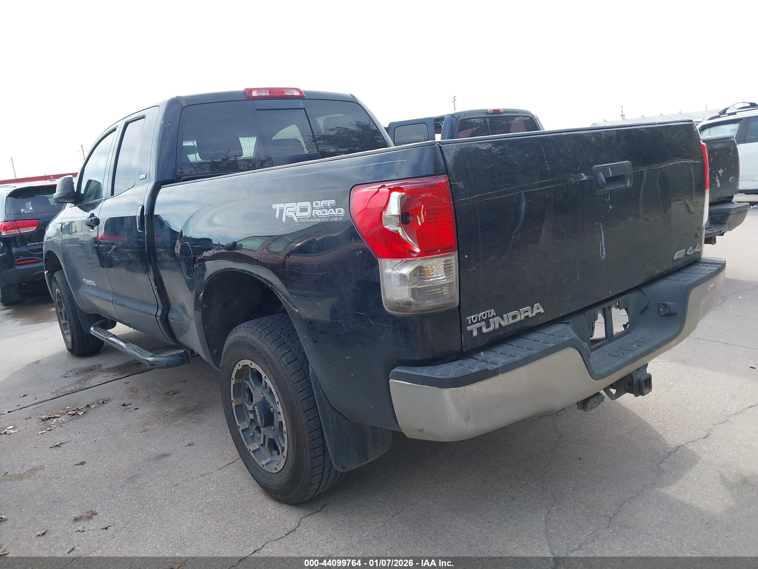 TOYOTA TUNDRA image 3